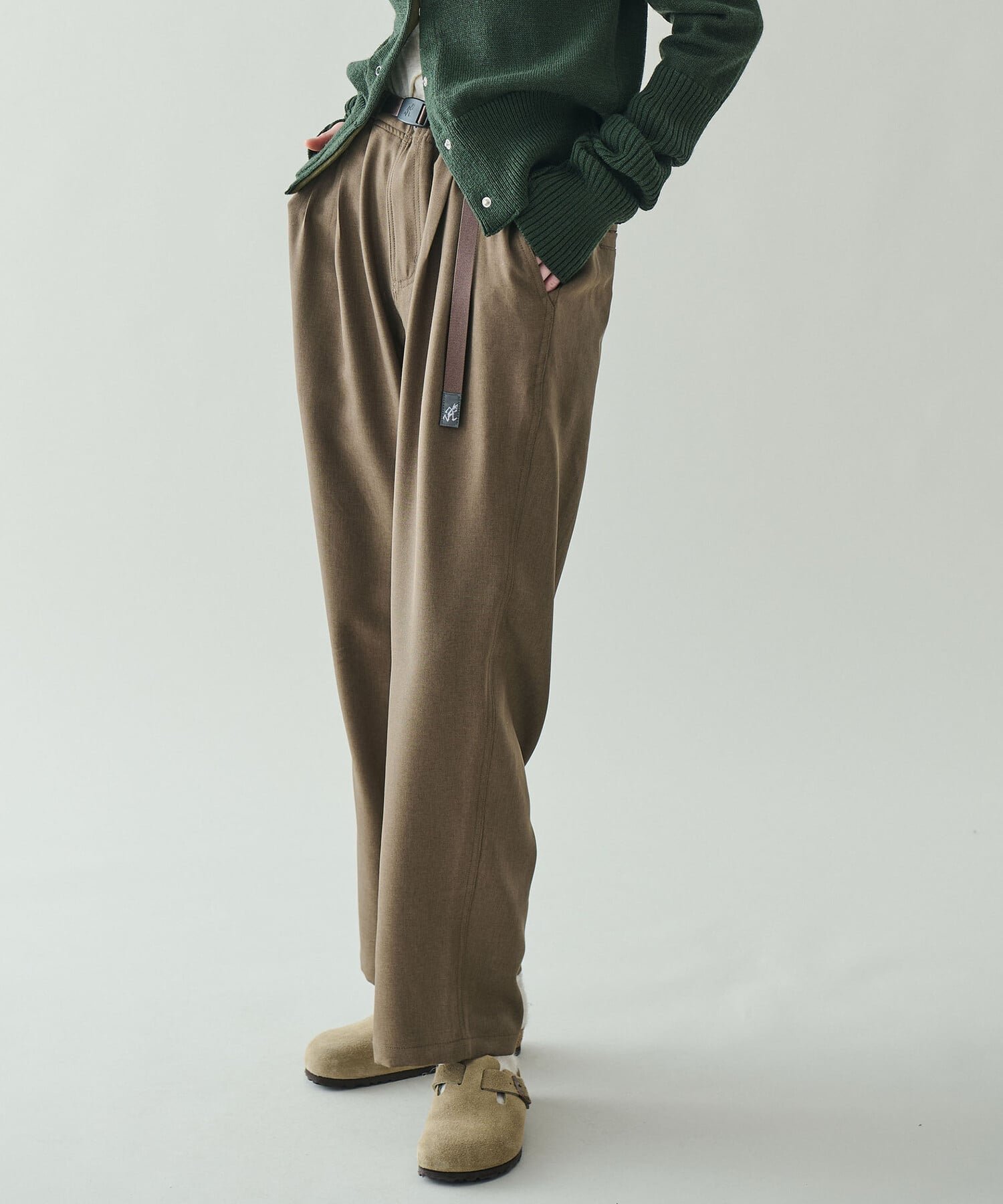 【ビショップ/Bshop】の別注 2TUCK TAPERED PANTS WOMEN インテリア・キッズ・メンズ・レディースファッション・服の通販 founy(ファニー) ファッション Fashion レディースファッション Fashion for Women パンツ Pants & Trousers ストレート Straight, Straight Cut ストーン Stone, Gem-Like テクスチャー Texture, Textured Fabric 定番 Standard, Basic Item ポケット Pocket, Pocket Detail 別注 Limited Edition, Custom Order BROWN|ID: prp329100004823649 ipo3291000000035077376