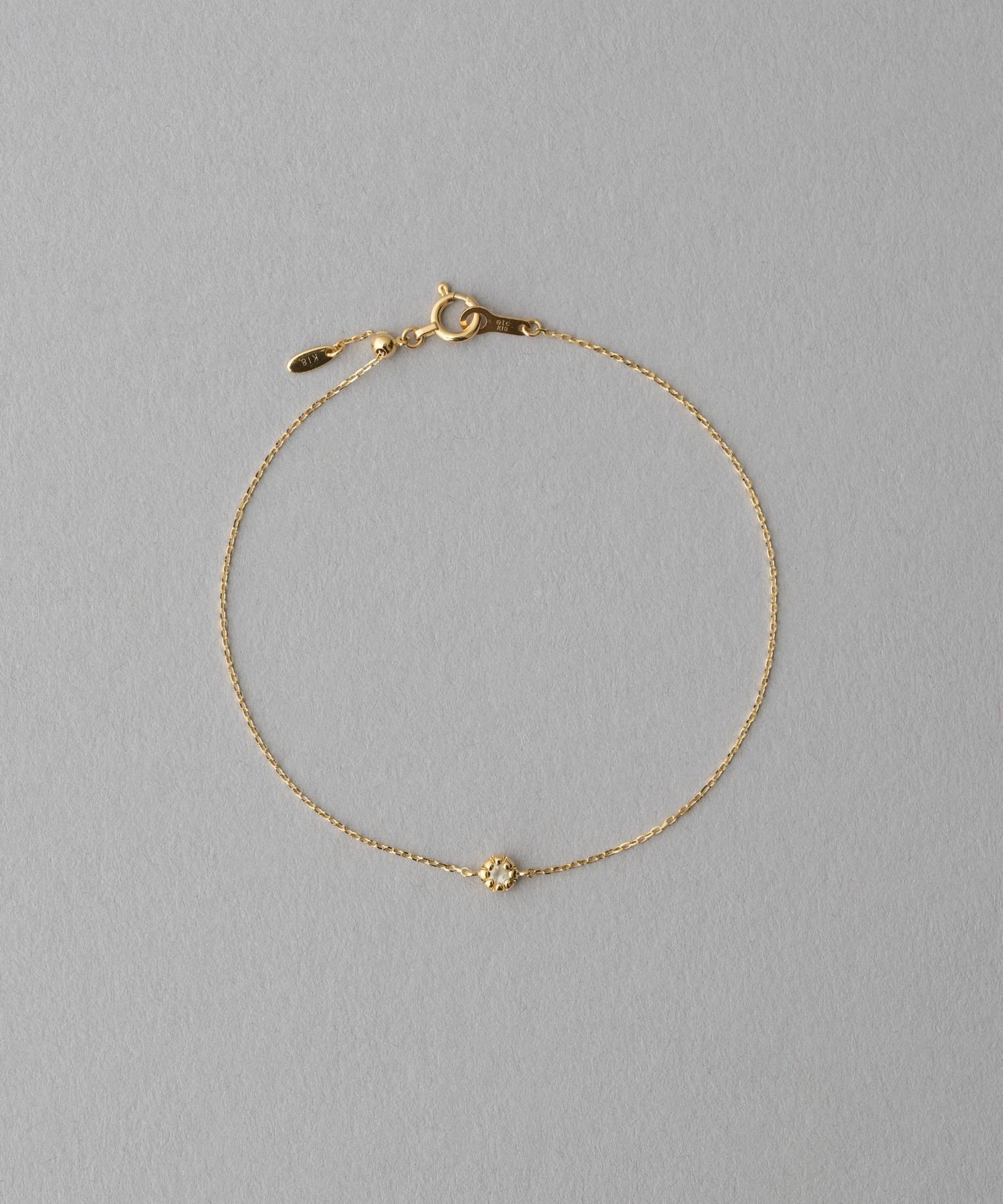 【エテ/ete】のK18YG フルール ブレスレット(誕生石 1・2・3・6・8・10・11・12月) インテリア・キッズ・メンズ・レディースファッション・服の通販 founy(ファニー) 　ファッション　Fashion　レディースファッション　Fashion for Women　ジュエリー　Jewelry　チェーン＆カフブレスレット　Cuff & Chain Bracelets　コレクション　Collection, Seasonal Line　シンプル　Simple, Minimal　ジュエリー　Jewelry, Accessories　ストーン　Stone, Gem-Like　ブレスレット　Bracelet, Wristband　おすすめ　Recommended / Our Picks　エレガント 上品　Elegant　ギフト プレゼント　Gift / Present　D|ID: prp329100004823660 ipo3291000000035077437