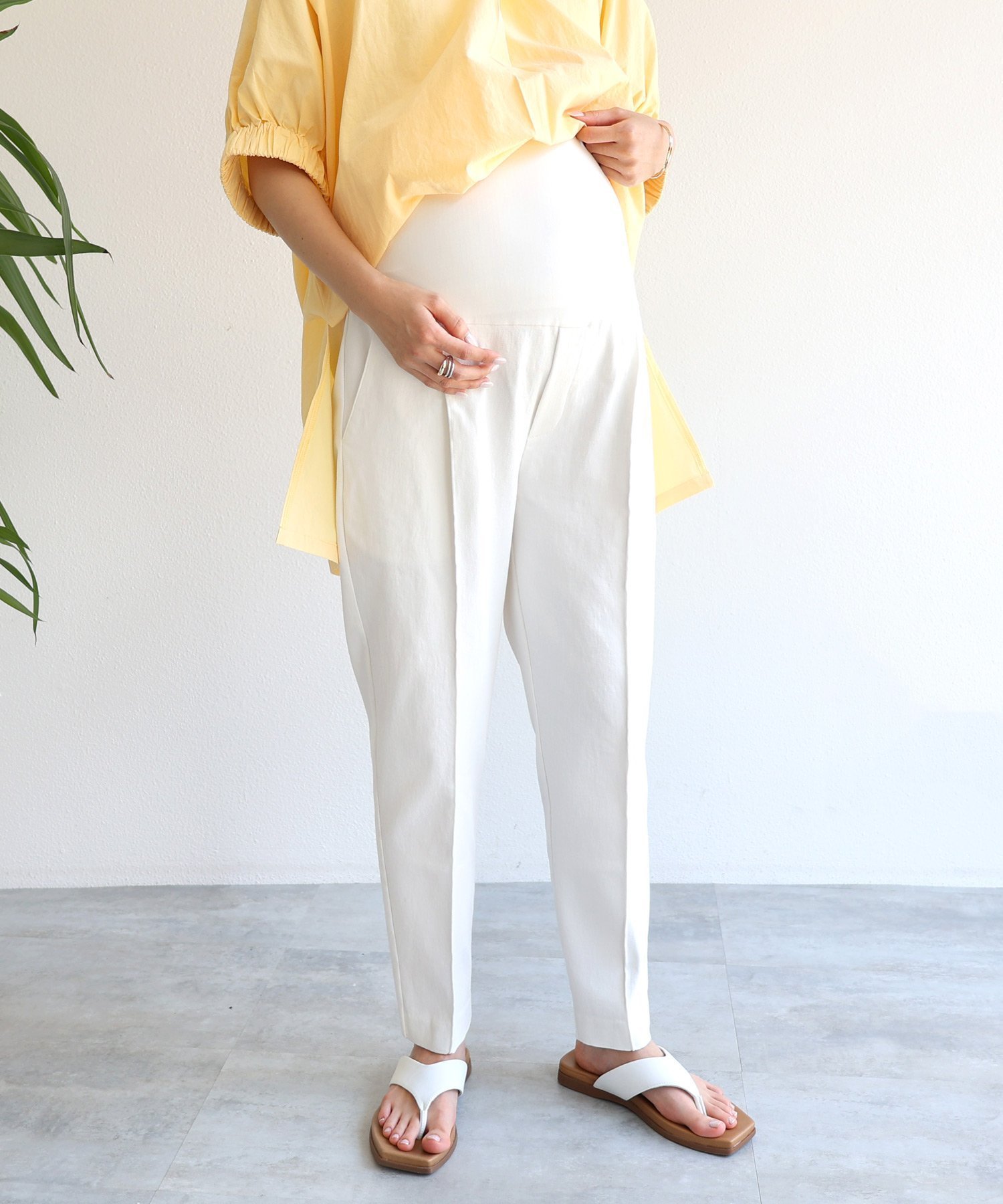 【アンドミー/andme / KIDS】の【マタニティ】ストレッチ テーパードパンツ インテリア・キッズ・メンズ・レディースファッション・服の通販 founy(ファニー) ファッション Fashion キッズファッション Fashion for Kids ボトムス Bottoms カットソー Cut and Sewn Top 切替 Switching, Contrast Panel ストレッチ Stretch, Stretchy Fabric センター Center, Center Line 人気 Popular, Best Seller リアル Real, Realistic 楽ちん Easy Fit, Comfortable エレガント 上品 Elegant オフホワイト|ID: prp329100004823684 ipo3291000000035077614