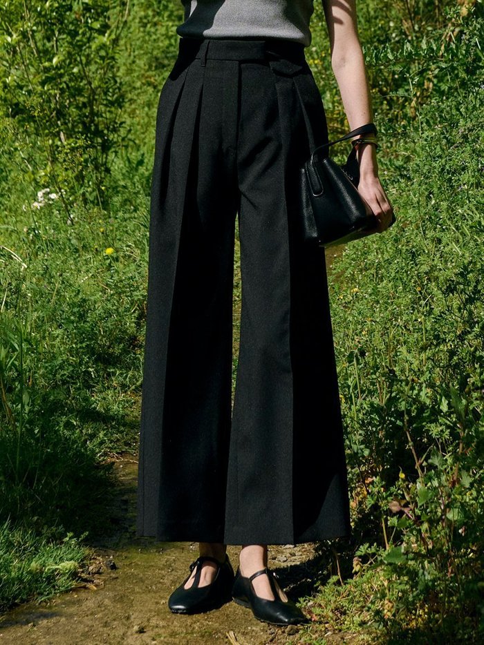 【ミラオーウェン/Mila Owen】のフラップデザイン2タックワイドパンツ インテリア・キッズ・メンズ・レディースファッション・服の通販 founy(ファニー) https://founy.com/ 雑誌掲載アイテム Magazine Picks & Fashion Features ファッション雑誌 Fashion Magazines ストーリィ STORY ヴェリィ VERY オッジ Oggi ファッション Fashion レディースファッション Fashion for Women パンツ Pants & Trousers 10月号 October Issue 8月号 August Issue, Aug. Edition 9月号 September Issue オケージョン Occasion Wear ストライプ Stripe, Striped Pattern スマート Smart, Elegant スラックス Slacks, Dress Pants センター Center, Center Line ダブル Double, Double-Breasted フラップ Flap, Flap Pocket フロント Front, Front Design ポケット Pocket, Pocket Detail ワイド Wide, Wide Fit 人気 Popular, Best Seller 定番 Standard, Basic Item 雑誌 Magazine, Fashion Magazine |ID: prp329100004823700 ipo3291000000035077855