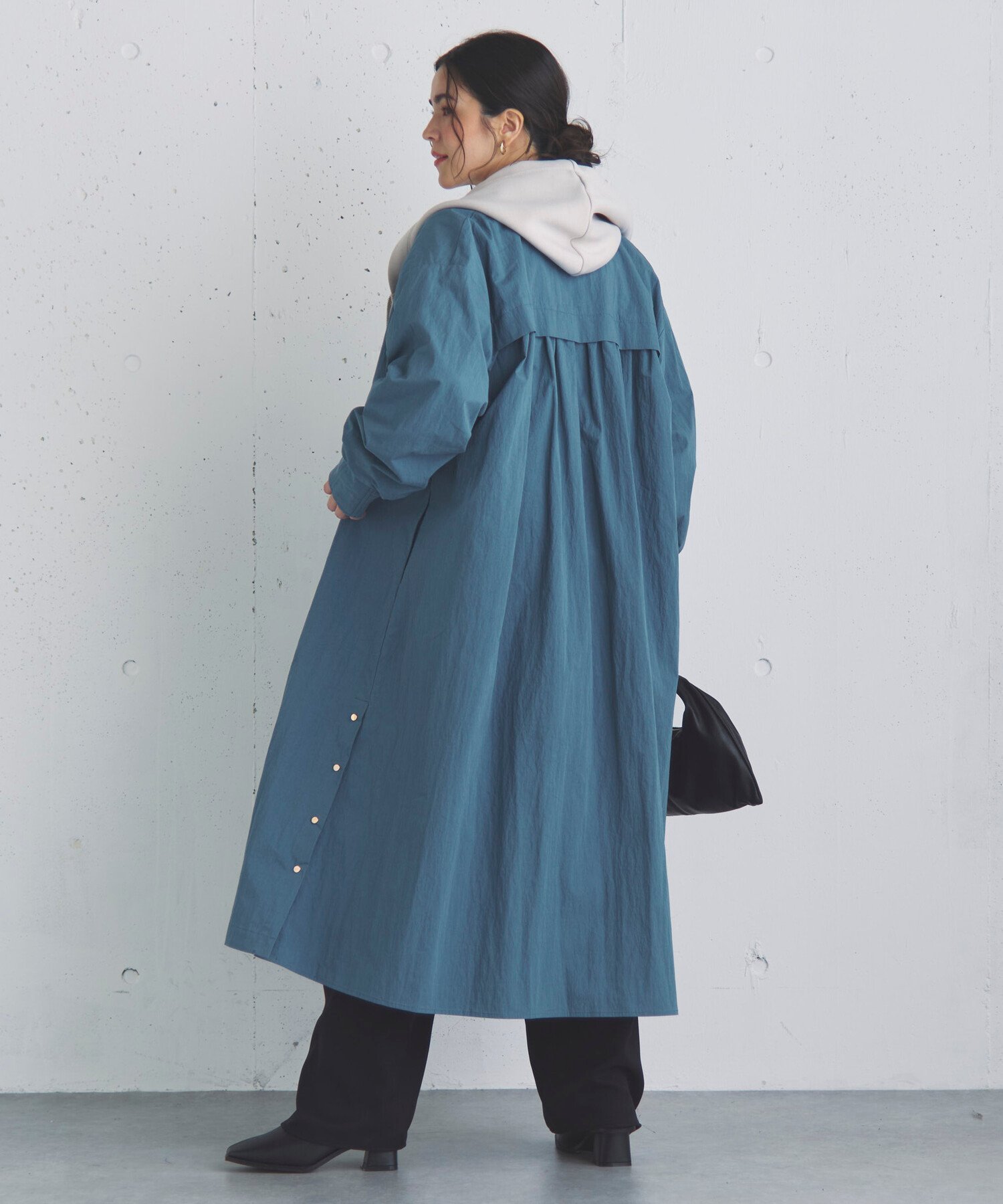 【ドゥ アルシーヴ/Doux archives】のバックギャザーロングMA-1 インテリア・キッズ・メンズ・レディースファッション・服の通販 founy(ファニー) 　ファッション　Fashion　レディースファッション　Fashion for Women　アウター　Coat / Outerwear Collection　MA-1ジャケット　MA-1 Bomber Jackets / Flight Jackets　バッグ　Bags　ギャザー　Gathered, Ruffled　ジップ　Zip, Zipper　スリット　Slit, Slit Detail　フラップ　Flap, Flap Pocket　フロント　Front, Front Design　ポケット　Pocket, Pocket Detail　人気　Popular, Best Seller　BLUE|ID: prp329100004823876 ipo3291000000035079667