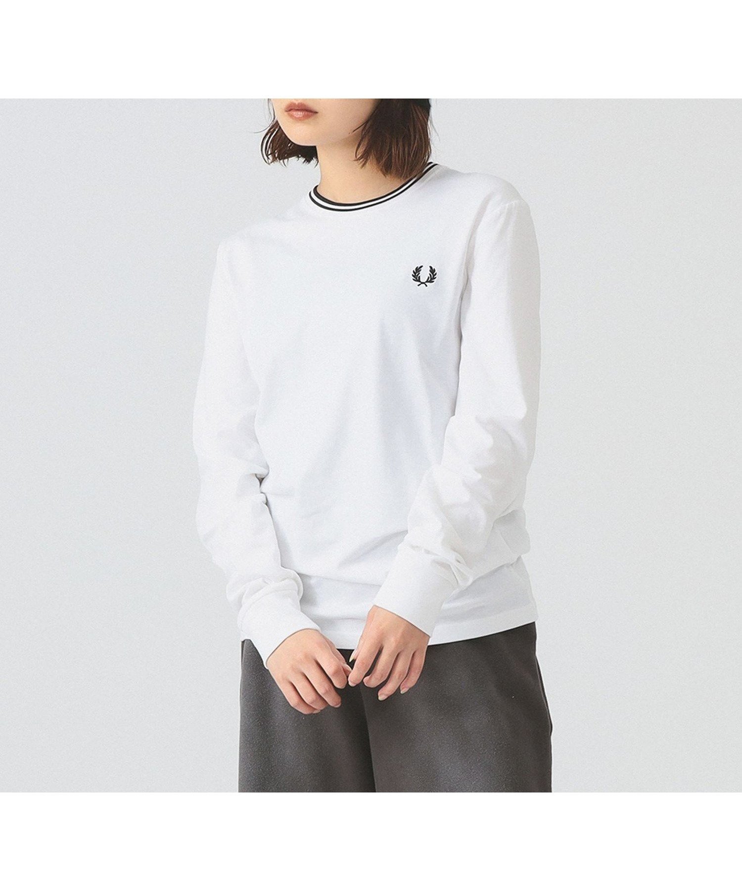【ビームス ウイメン/BEAMS】のFRED PERRY / Twin Tipped Long Sleeve T-Shirt(1013CL) インテリア・キッズ・メンズ・レディースファッション・服の通販 founy(ファニー) 　ファッション　Fashion　レディースファッション　Fashion for Women　トップス・カットソー　Cut & Sew Tops　シャツ・ブラウス・オフィスカジュアル　Elegant Blouses & Button-Ups　ロングTシャツ・Tシャツ　Longline T-Shirts & Tees　軽量　Lightweight, Ultra Light　シンプル　Simple, Minimal　スラックス　Slacks, Dress Pants　デニム　Denim, Jeans Material　トレンド　Trend, Trending Now　長袖　Long Sleeve, Full Sleeve　フィット　Fit, Slim Fit　ベスト　Vest, Waistcoat　レギュラー　Regular, Standard Fit　ロンドン　London Style, British Inspired　エレガント 上品　Elegant　WHITE|ID: prp329100004823883 ipo3291000000035079760