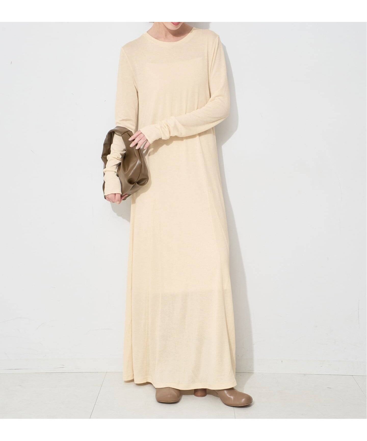 【スローブ イエナ/SLOBE IENA】のウール混ジャージーフレアワンピース インテリア・キッズ・メンズ・レディースファッション・服の通販 founy(ファニー) 　ファッション　Fashion　レディースファッション　Fashion for Women　ワンピース　Dresses　2025年　2025　2025-2026秋冬・A/W　Autumn/Winter 2025–26 AW25–26　カットソー　Cut and Sewn Top　シューズ　Shoes, Footwear　スニーカー　Sneakers, Trainers　トレンド　Trend, Trending Now　フレア　Flare, Flared　ペチコート　Petticoat, Underskirt　吸水　Absorbent, Quick-Dry　楽ちん　Easy Fit, Comfortable　軽量　Lightweight, Ultra Light　ナチュラル|ID: prp329100004823889 ipo3291000000035079834