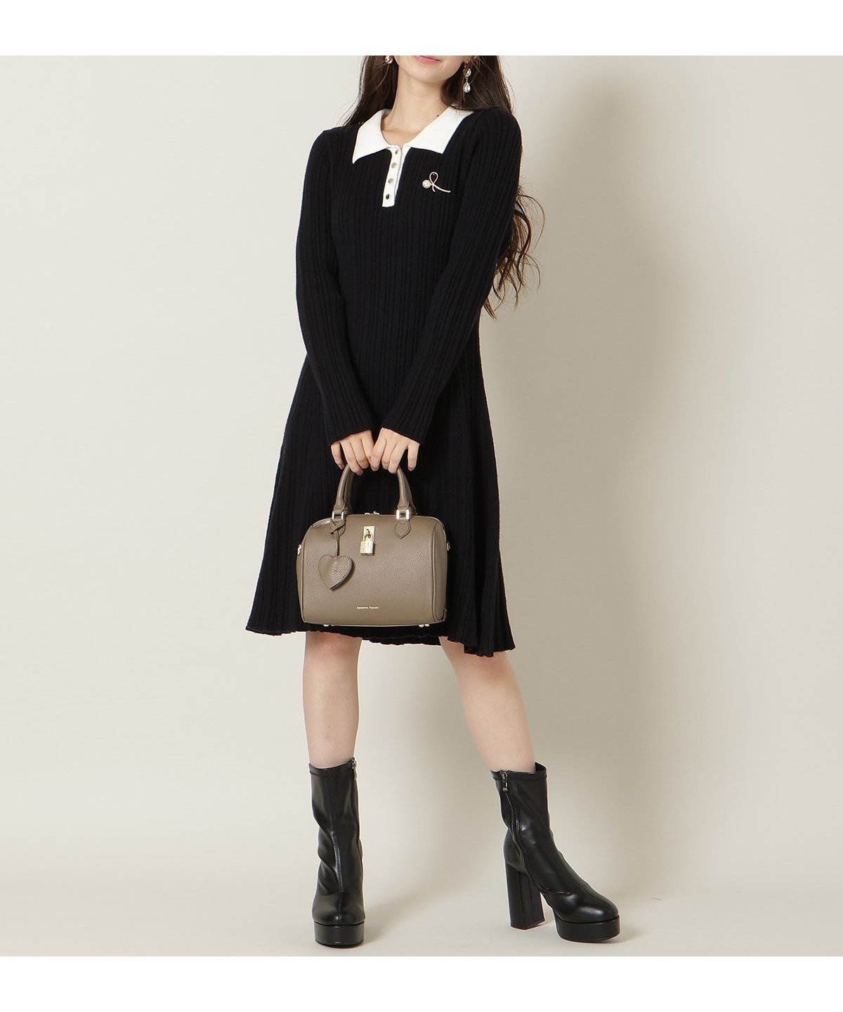 【ウィルセレクション/WILLSELECTION】のポロカラーフレアニットワンピース インテリア・キッズ・メンズ・レディースファッション・服の通販 founy(ファニー) ファッション Fashion レディースファッション Fashion for Women ワンピース Dresses ニットワンピース Knit Dresses おすすめ Recommended / Our Picks シンプル Simple, Minimal トレンド Trend, Trending Now パール Pearl, Pearl Accent フェミニン Feminine, Girly フレア Flare, Flared ブローチ Brooch, Pin Brooch エレガント 上品 Elegant ブラック|ID: prp329100004823894 ipo3291000000035079902