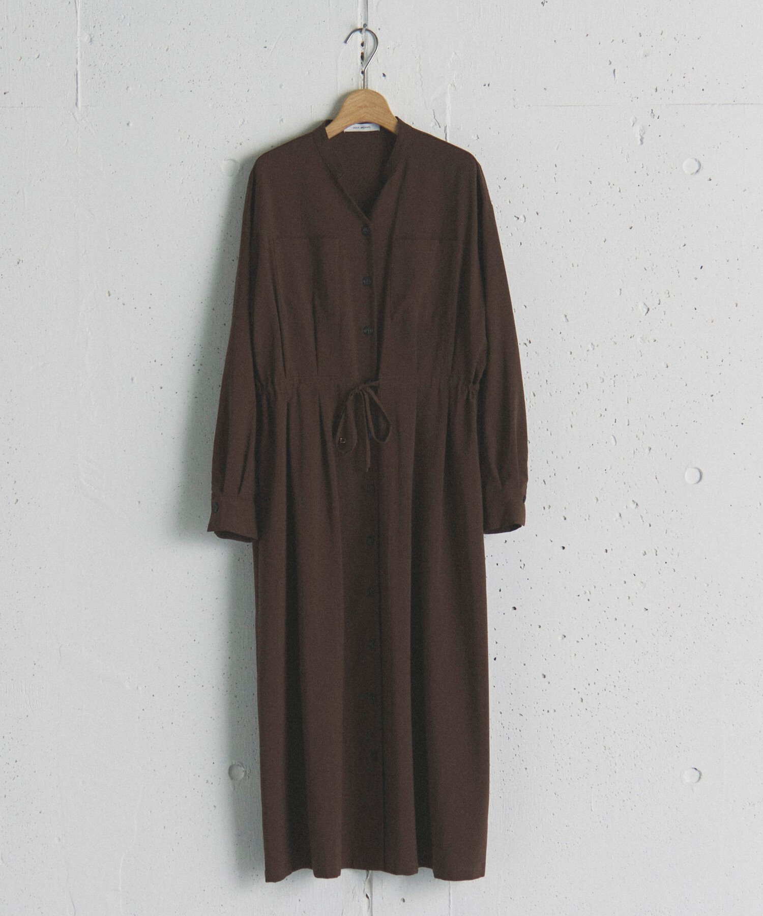 【ドゥ アルシーヴ/Doux archives】のVネックドロストギャザーワンピース インテリア・キッズ・メンズ・レディースファッション・服の通販 founy(ファニー) 　ファッション　Fashion　レディースファッション　Fashion for Women　ワンピース　Dresses　インナー　Innerwear　スキッパー　Skipper, Open Collar　羽織　Haori, Light Jacket　BROWN|ID: prp329100004823914 ipo3291000000035080138