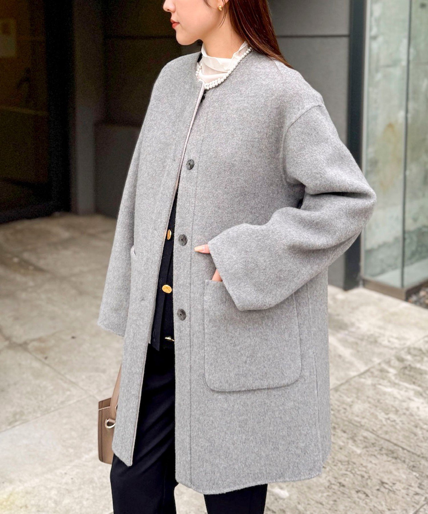 【ノーリーズ/NOLLEY'S】のバイカラーリバーコート インテリア・キッズ・メンズ・レディースファッション・服の通販 founy(ファニー) ファッション Fashion レディースファッション Fashion for Women アウター Coat / Outerwear Collection コート・ロングコート・ピーコート Long Coats, Peacoats & More 2025年 2025 2025-2026秋冬・A/W Autumn/Winter 2025–26 AW25–26 おすすめ Recommended / Our Picks ショルダー Shoulder, Shoulder Strap ドロップ Drop Shoulder, Dropped Style パターン Pattern, Design Print リバーシブル Reversible, Two-Sided ライトグレー|ID: prp329100004823931 ipo3291000000035080280