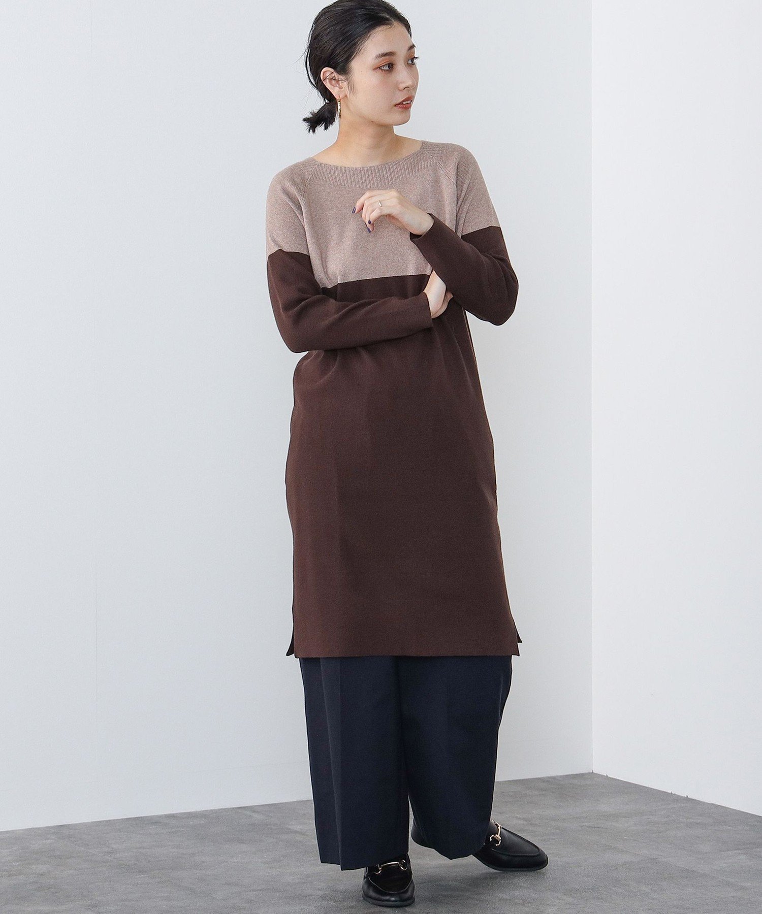 【ビームス ハート/BEAMS HEART】のBEAMS HEART / バイカラー 総針ニットワンピース インテリア・キッズ・メンズ・レディースファッション・服の通販 founy(ファニー) 　ファッション　Fashion　レディースファッション　Fashion for Women　ワンピース　Dresses　ニットワンピース　Knit Dresses　シンプル　Simple, Minimal　フラット　Flat, Flat Shoes　リラックス　Relax, Relaxed Fit　ロング　Long, Long-Length　BEIGE|ID: prp329100004823942 ipo3291000000035080433