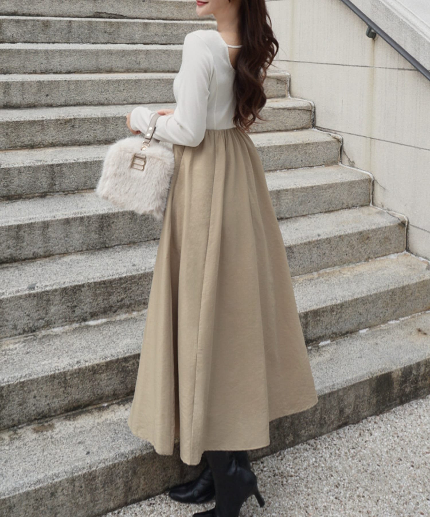 【ジュノア/JUNOAH】の異素材ドッキングバックオープンワンピース インテリア・キッズ・メンズ・レディースファッション・服の通販 founy(ファニー) 　ファッション　Fashion　レディースファッション　Fashion for Women　ワンピース　Dresses　ライトベージュ|ID: prp329100004823948 ipo3291000000035080525