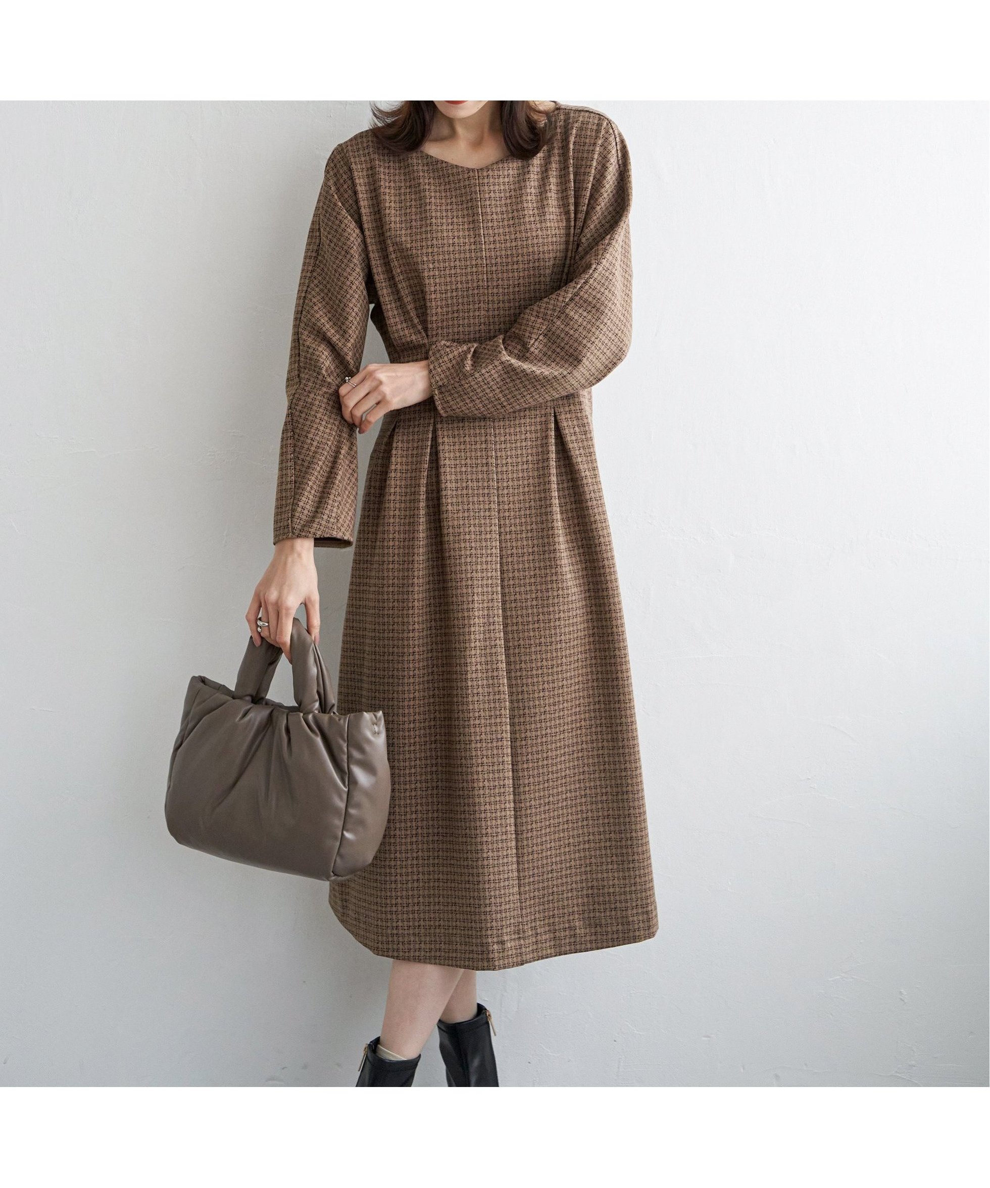 【イッカ/ikka】のカットジャガードワンピース インテリア・キッズ・メンズ・レディースファッション・服の通販 founy(ファニー) ファッション Fashion レディースファッション Fashion for Women ワンピース Dresses カットソー Cut and Sewn Top ジャカード/ジャガード Jacquard, Woven Pattern ストレッチ Stretch, Stretchy Fabric フレア Flare, Flared エレガント 上品 Elegant ビジネス 仕事 通勤 Business / Work / Commuting A/W・秋冬 Autumn/Winter ブラウンケイ|ID: prp329100004823949 ipo3291000000035080532