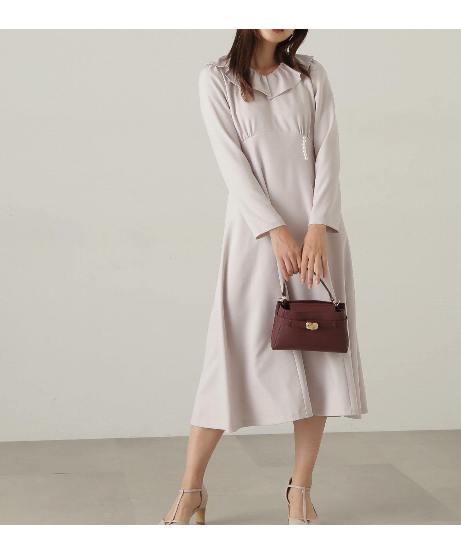 【プロポーション ボディドレッシング/PROPORTION BODY DRESSING】のデザインフレアーギャザーワンピース インテリア・キッズ・メンズ・レディースファッション・服の通販 founy(ファニー) 　ファッション　Fashion　レディースファッション　Fashion for Women　ワンピース　Dresses　ウォーム　Warm Fabric　パール　Pearl, Pearl Accent　フリル　Frill, Ruffle　グレージュ|ID: prp329100004823971 ipo3291000000035080819