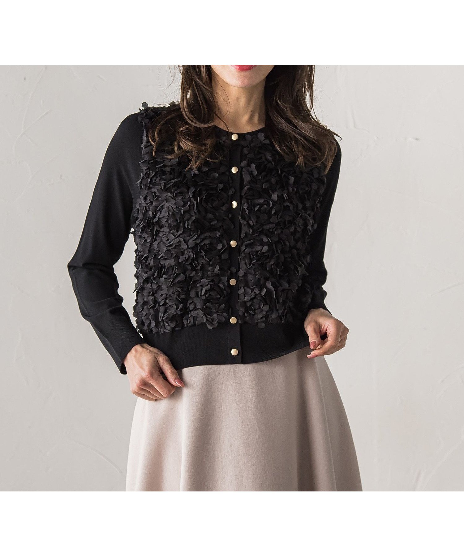 【ビアッジョブルー/Viaggio Blu】のフラワーチュールドッキングカーディガン インテリア・キッズ・メンズ・レディースファッション・服の通販 founy(ファニー) 　ファッション　Fashion　レディースファッション　Fashion for Women　トップス・カットソー　Cut & Sew Tops　カーディガン・羽織り　Layered Style Cardigans　秋　Autumn　カーディガン　Cardigan, Knitwear　コンパクト　Compact, Small Size　ドッキング　Docking, Mixed Material　羽織　Haori, Light Jacket　モチーフ　Motif, Design Theme　A/W・秋冬　Autumn/Winter　エレガント 上品　Elegant　2025年　2025　2025-2026秋冬・A/W　Autumn/Winter 2025–26 AW25–26　ブラック|ID: prp329100004823980 ipo3291000000035080958