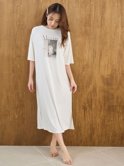 【スナイデル ホーム/SNIDEL HOME】の【接触冷感】CATTシャツワンピース 人気、トレンドファッション・服の通販 founy(ファニー) 　ファッション　Fashion　レディースファッション　Fashion for Women　ワンピース　Dresses　シャツワンピース / 1枚で着映えコーデ　Shirt Dresses　おすすめ　Recommended / Our Picks　とろみ　Fluid, Flowy Fabric　ギフト プレゼント　Gift / Present　スマート　Smart, Elegant　スリット　Slit, Slit Detail　プリント　Print, Printed Pattern　ロング　Long, Long-Length　猫　Cat, Kitty　 other-1|ID: prp329100004824009 ipo3291000000035081309
