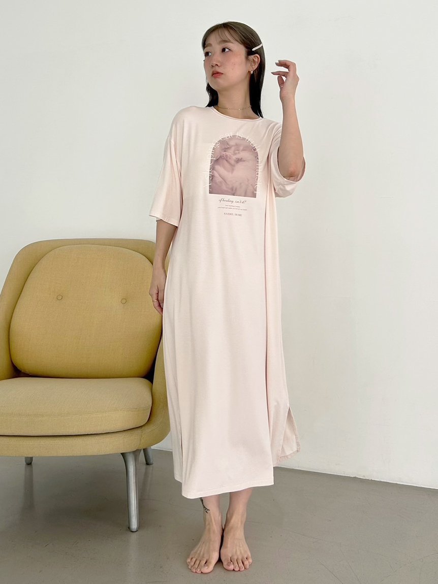 【スナイデル ホーム/SNIDEL HOME】の【接触冷感】CATTシャツワンピース インテリア・キッズ・メンズ・レディースファッション・服の通販 founy(ファニー) 　ファッション　Fashion　レディースファッション　Fashion for Women　ワンピース　Dresses　シャツワンピース / 1枚で着映えコーデ　Shirt Dresses　おすすめ　Recommended / Our Picks　とろみ　Fluid, Flowy Fabric　ギフト プレゼント　Gift / Present　スマート　Smart, Elegant　スリット　Slit, Slit Detail　プリント　Print, Printed Pattern　ロング　Long, Long-Length　猫　Cat, Kitty　PNK[066]|ID: prp329100004824009 ipo3291000000035081314