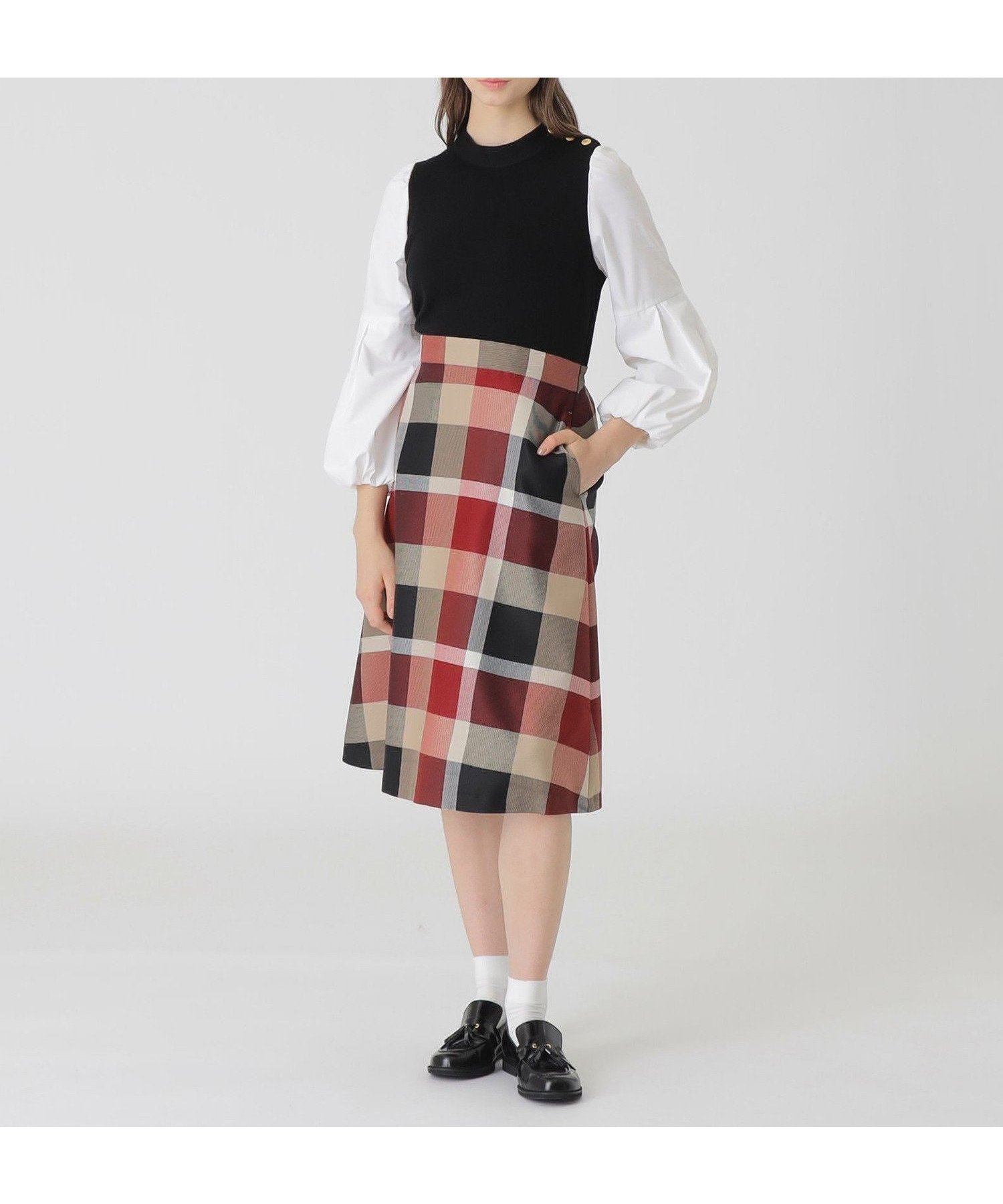 【ブルーレーベル クレストブリッジ/BLUE LABEL CRESTBRIDGE】のツイードニットドッキングドレス インテリア・キッズ・メンズ・レディースファッション・服の通販 founy(ファニー) 　ファッション　Fashion　レディースファッション　Fashion for Women　トップス・カットソー　Cut & Sew Tops　ニット　Knit Tops & Sweaters　ワンピース　Dresses　フォーマル・パーティードレス・結婚式用ドレス　Elegant & Casual Dresses　クラシック　Classic, Timeless Style　スリーブ　Sleeve, Long Sleeve / Short Sleeve　ツイード／ツィード　Choker, Choker Necklace　ドッキング　Docking, Mixed Material　ドレス　Dress, One-Piece　メタル　Metal, Metal Parts　レッド|ID: prp329100004824028 ipo3291000000035081459