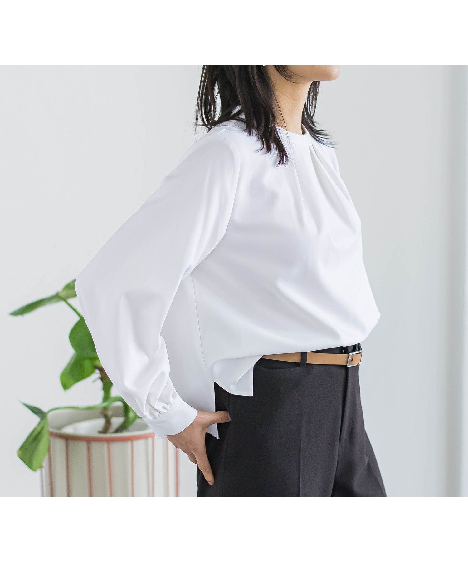 【ロートレ アモン/LAUTRE AMONT】のウールブレンドストレッチブラウス≪セットアップ対応/手洗い可能≫ インテリア・キッズ・メンズ・レディースファッション・服の通販 founy(ファニー) 　ファッション　Fashion　レディースファッション　Fashion for Women　トップス・カットソー　Cut & Sew Tops　シャツ・ブラウス・オフィスカジュアル　Elegant Blouses & Button-Ups　ウォッシャブル　Machine Washable　秋　Autumn　シンプル　Simple, Minimal　ジャケット　Jacket, Outerwear　ストレッチ　Stretch, Stretchy Fabric　セットアップ　Set-Up, Coordinated Outfit　バランス　Balance, Style Balance　フォルム　Silhouette, Form　ワイド　Wide, Wide Fit　A/W・秋冬　Autumn/Winter　エレガント 上品　Elegant　ビジネス 仕事 通勤　Business / Work / Commuting　2025年　2025　2025-2026秋冬・A/W　Autumn/Winter 2025–26 AW25–26　オフホワイト|ID: prp329100004824034 ipo3291000000035081514