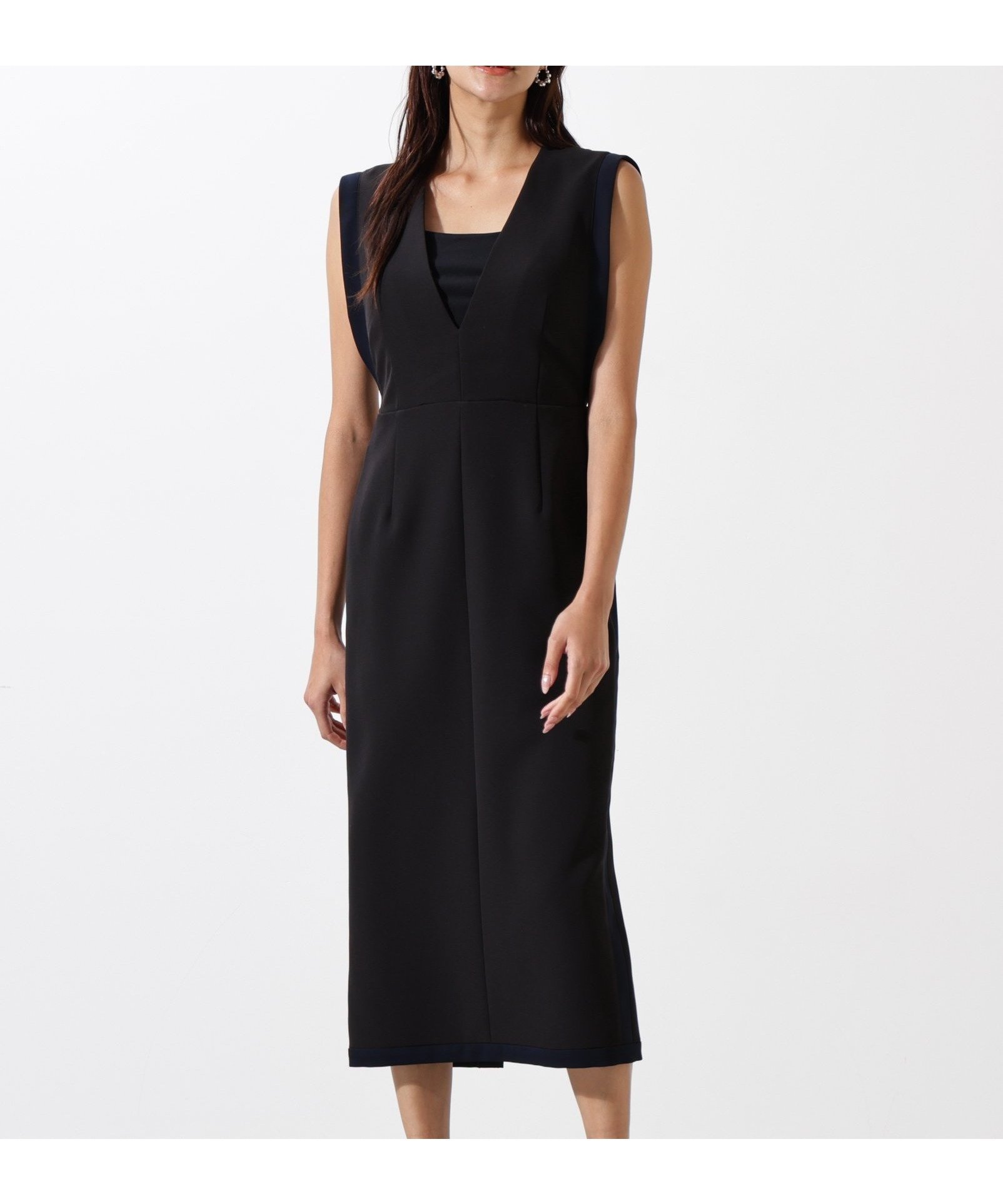 【ピンキーアンドダイアン/Pinky&Dianne】のバイカラーVネックジャンスカ インテリア・キッズ・メンズ・レディースファッション・服の通販 founy(ファニー) 　ファッション　Fashion　レディースファッション　Fashion for Women　トップス・カットソー　Cut & Sew Tops　Vネックトップス　V-Neck Tops / V-Cut Neckline Shirts　スタンダード　Standard, Basic　ストレッチ　Stretch, Stretchy Fabric　ダブル　Double, Double-Breasted　ポケット　Pocket, Pocket Detail　エレガント 上品　Elegant　ブラック|ID: prp329100004824065 ipo3291000000035081866