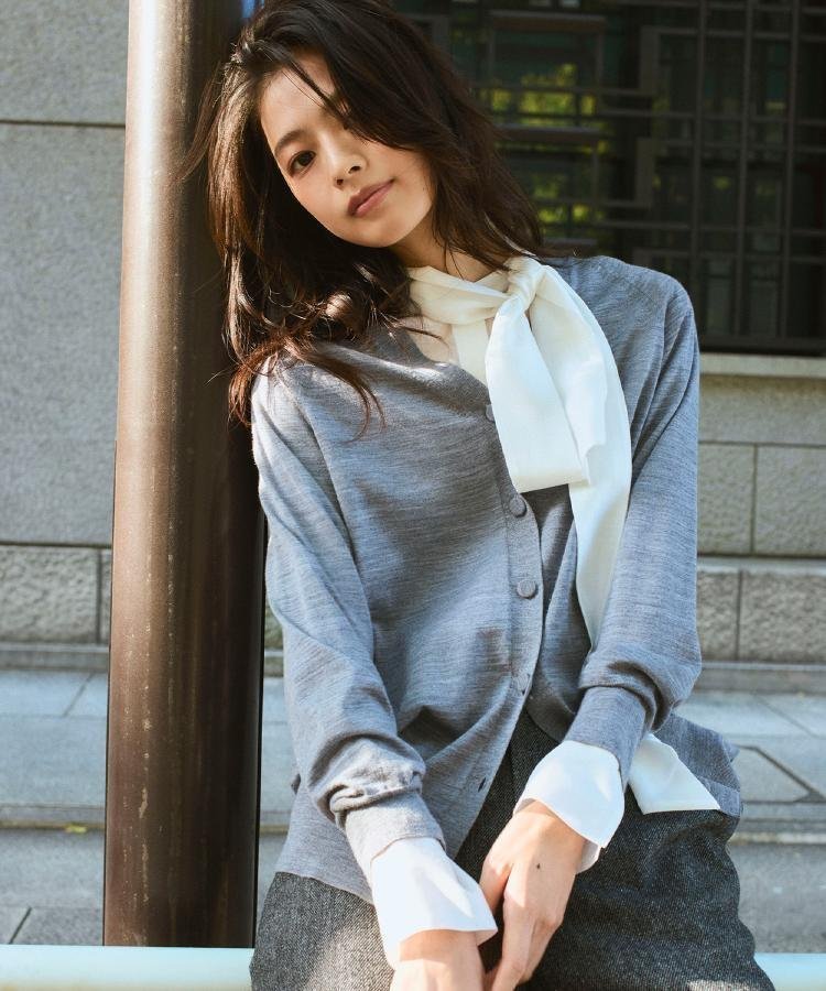 【アンタイトル/UNTITLED】の【アンサンブル可/洗える/Vネック】ウールシルクカーディガン 人気、トレンドファッション・服の通販 founy(ファニー) 　ファッション　Fashion　レディースファッション　Fashion for Women　トップス・カットソー　Cut & Sew Tops　カーディガン・羽織り　Layered Style Cardigans　アンサンブルニット　Knit Ensembles & Twin Sets　Vネックトップス　V-Neck Tops / V-Cut Neckline Shirts　アンサンブル　Ensemble Set　洗える　Machine Washable　カーディガン　Cardigan, Knitwear　シルク　Silk, 100% Silk　シンプル　Simple, Minimal　スタイリッシュ　Stylish, Fashionable　ストレート　Straight, Straight Cut　スマート　Smart, Elegant　デニム　Denim, Jeans Material　バルーン　Balloon, Balloon Silhouette　パール　Pearl, Pearl Accent　ボトム　Bottoms, Lower Wear　ミックス　Mix, Mixed Style　おすすめ　Recommended / Our Picks　 other-1|ID: prp329100004824068 ipo3291000000035081886