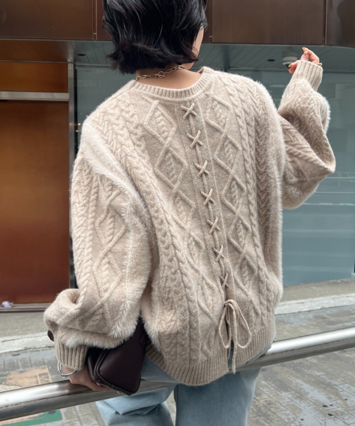 【ジェナ エスパス メルヴェイユ/Jena espace merveilleux】の【後ろ姿で惹きつける】バックレースアップニット 人気、トレンドファッション・服の通販 founy(ファニー) 　ファッション　Fashion　レディースファッション　Fashion for Women　トップス・カットソー　Cut & Sew Tops　ニット　Knit Tops & Sweaters　スマート　Smart, Elegant　トレンド　Trend, Trending Now　レース　Lace, Lace Fabric　再入荷　Restock / Back in Stock　おすすめ　Recommended / Our Picks　 other-1|ID: prp329100004824085 ipo3291000000035082032