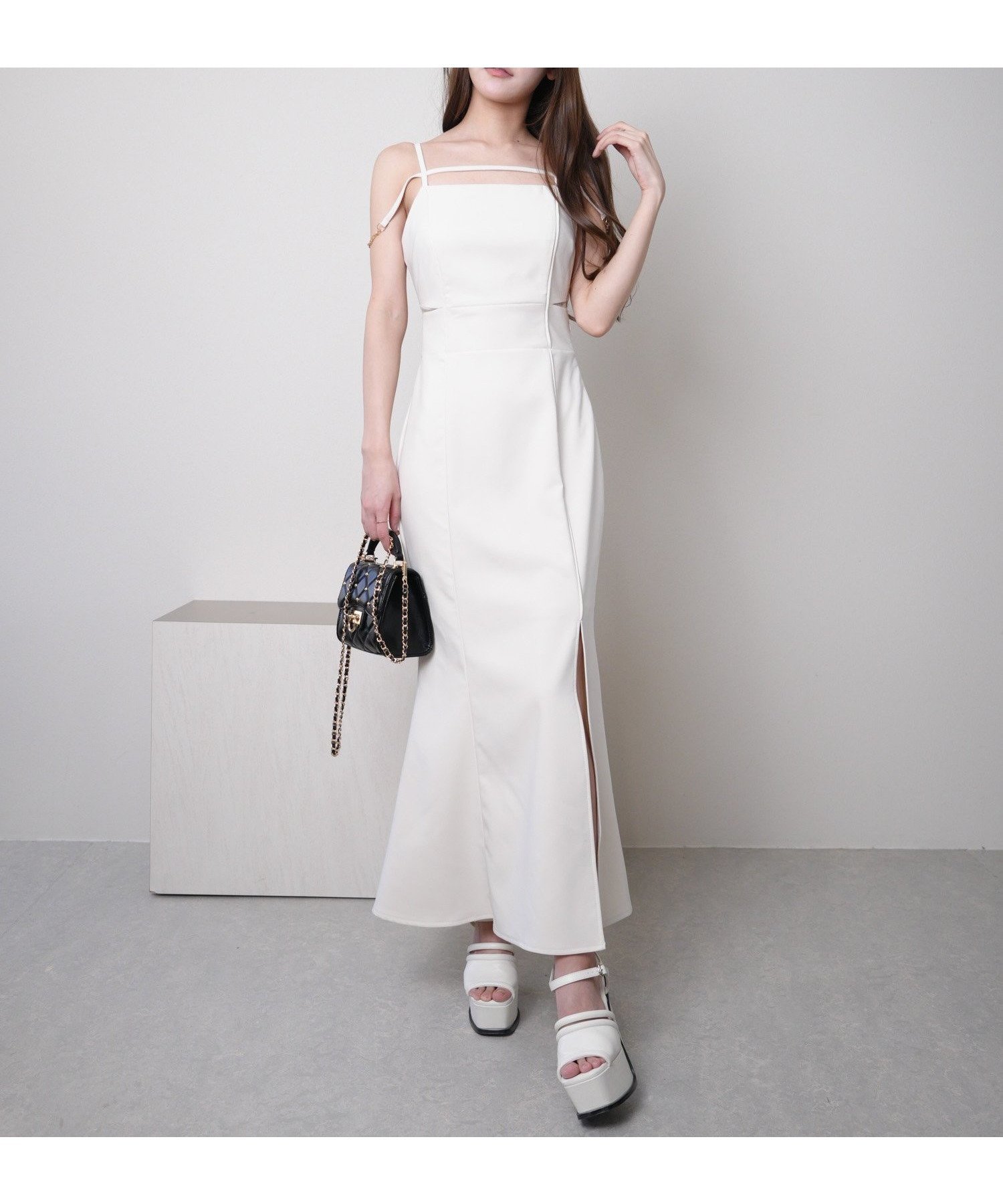 【リップサービス/LIP SERVICE】のLIP SERVICE/サイドシアーマーメイドキャミワンピース インテリア・キッズ・メンズ・レディースファッション・服の通販 founy(ファニー) 　ファッション　Fashion　レディースファッション　Fashion for Women　ワンピース　Dresses　キャミソールワンピース　Camisole Dresses　カーディガン　Cardigan, Knitwear　サンダル　Sandals, Summer Shoes　シアー　Sheer, See-Through　シャーリング　Shirring, Ruched　ストレッチ　Stretch, Stretchy Fabric　スニーカー　Sneakers, Trainers　スリット　Slit, Slit Detail　ダウン　Down, Puffer　チェーン　Chain, Chain Strap　チュール　Tulip, Tulip Motif　マーメイド　Mermaid, Fishtail Silhouette　メタル　Metal, Metal Parts　ラップ　Wrap, Wrap Design　ロング　Long, Long-Length　おすすめ　Recommended / Our Picks　アイボリー|ID: prp329100004824112 ipo3291000000035082279