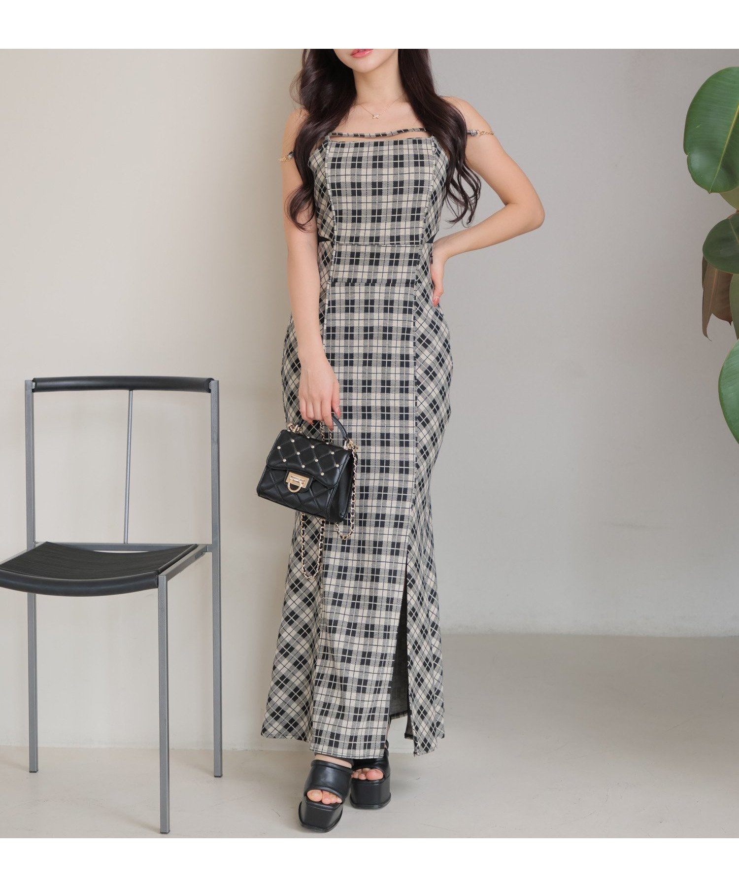 【リップサービス/LIP SERVICE】のLIP SERVICE/サイドシアーマーメイドキャミワンピース インテリア・キッズ・メンズ・レディースファッション・服の通販 founy(ファニー) 　ファッション　Fashion　レディースファッション　Fashion for Women　ワンピース　Dresses　キャミソールワンピース　Camisole Dresses　カーディガン　Cardigan, Knitwear　サンダル　Sandals, Summer Shoes　シアー　Sheer, See-Through　シャーリング　Shirring, Ruched　ストレッチ　Stretch, Stretchy Fabric　スニーカー　Sneakers, Trainers　スリット　Slit, Slit Detail　ダウン　Down, Puffer　チェーン　Chain, Chain Strap　チュール　Tulip, Tulip Motif　マーメイド　Mermaid, Fishtail Silhouette　メタル　Metal, Metal Parts　ラップ　Wrap, Wrap Design　ロング　Long, Long-Length　おすすめ　Recommended / Our Picks　MIX1|ID: prp329100004824112 ipo3291000000035082285