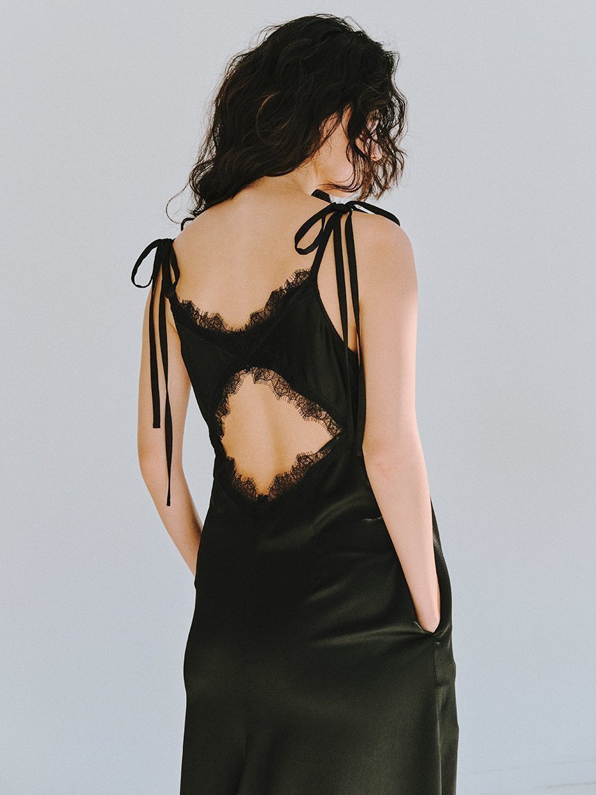 【スタイリング/styling】のバックレースキャミワンピース インテリア・キッズ・メンズ・レディースファッション・服の通販 founy(ファニー) 　雑誌掲載アイテム　Magazine Picks & Fashion Features　ファッション雑誌　Fashion Magazines　ヴェリィ　VERY　ファッション　Fashion　レディースファッション　Fashion for Women　ワンピース　Dresses　キャミソールワンピース　Camisole Dresses　5月号　May Issue　キャミワンピース　Cami Dress, Slip Dress　スマート　Smart, Elegant　フロント　Front, Front Design　リボン　Ribbon, Bow　レース　Lace, Lace Fabric　雑誌　Magazine, Fashion Magazine　BLK[009]|ID: prp329100004824144 ipo3291000000035082582