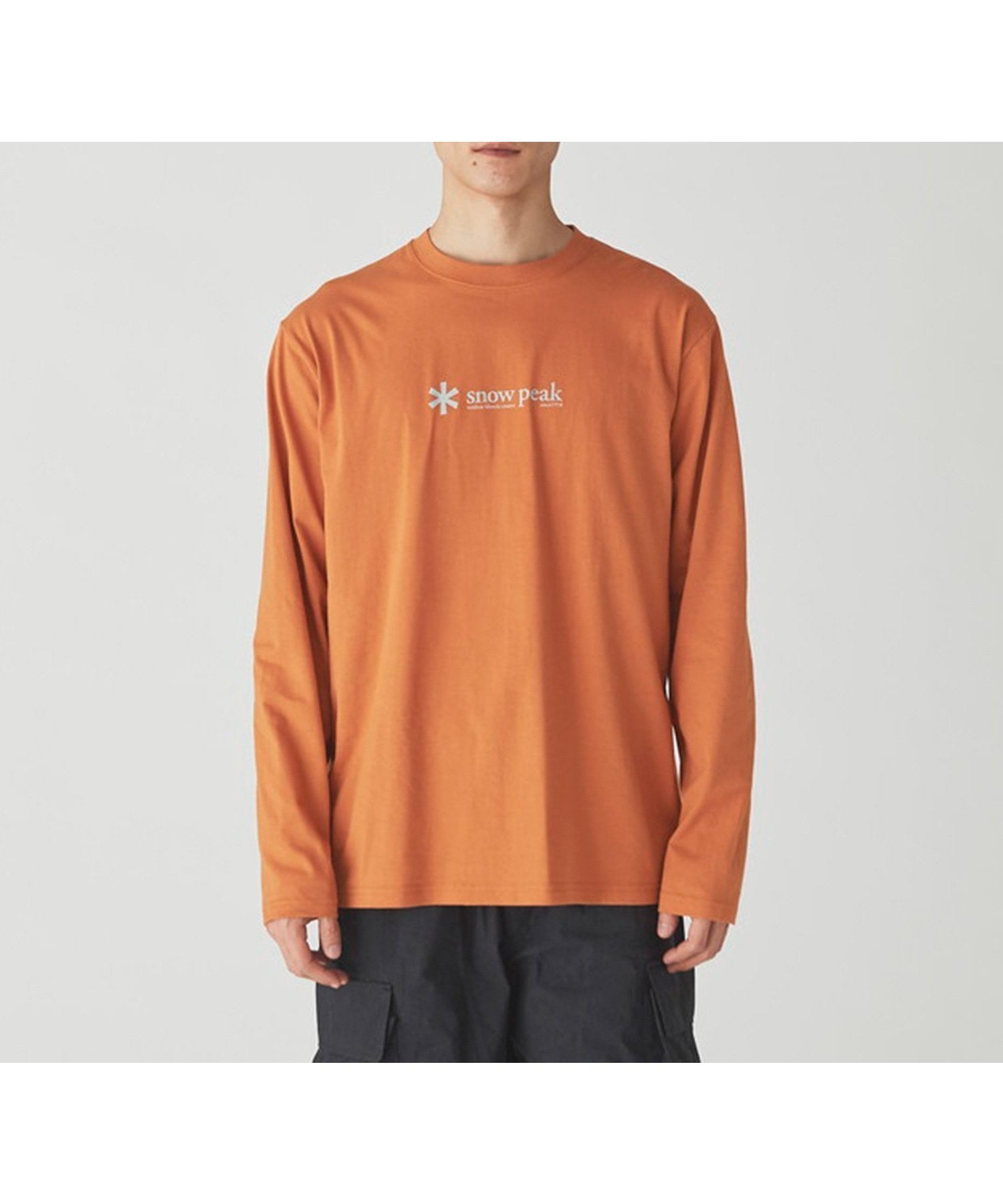 【スノーピーク/SNOW PEAK】のSoft Cotton Logo Long Sleeve T-Shirt 人気、トレンドファッション・服の通販 founy(ファニー) 　ファッション　Fashion　レディースファッション　Fashion for Women　トップス・カットソー　Cut & Sew Tops　シャツ・ブラウス・オフィスカジュアル　Elegant Blouses & Button-Ups　ロングTシャツ・Tシャツ　Longline T-Shirts & Tees　インナー　Innerwear　春　Spring　カーディガン　Cardigan, Knitwear　シンプル　Simple, Minimal　ジャケット　Jacket, Outerwear　スマート　Smart, Elegant　スリーブ　Sleeve, Long Sleeve / Short Sleeve　パーカー　Hoodie, Parka　フィット　Fit, Slim Fit　ベスト　Vest, Waistcoat　ベーシック　Basic, Essential　ボトム　Bottoms, Lower Wear　羽織　Haori, Light Jacket　ロング　Long, Long-Length　S/S・春夏　SS, Spring/Summer, Warm Season　おすすめ　Recommended / Our Picks　夏　Summer　2025年　2025　2025春夏・S/S　Spring/Summer 2025 SS25　 other-1|ID: prp329100004824166 ipo3291000000035082877