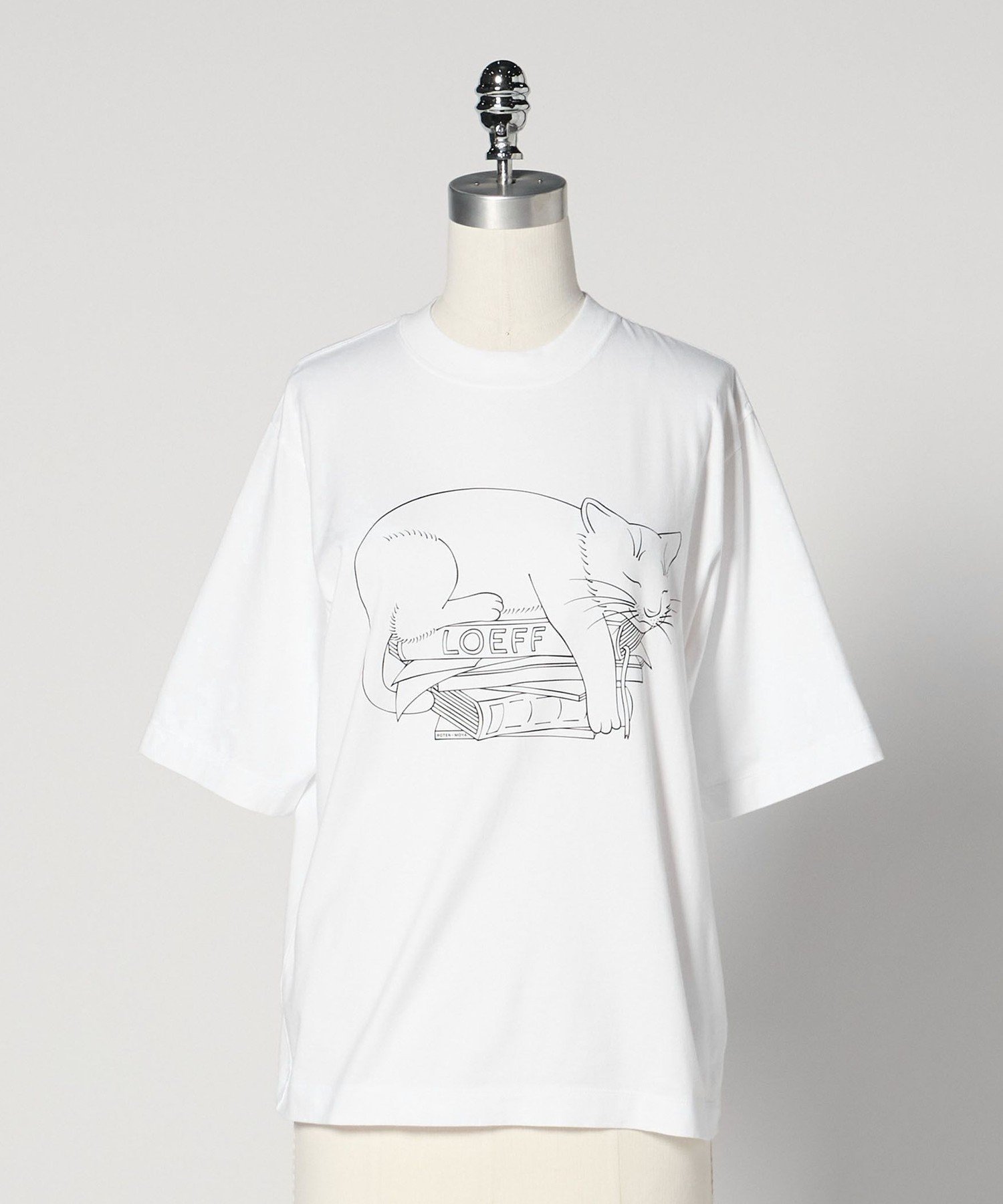 【ユナイテッドアローズ/UNITED ARROWS】のLOEFF スリーピング キャット Tシャツ UNISEX インテリア・キッズ・メンズ・レディースファッション・服の通販 founy(ファニー) 　ファッション　Fashion　レディースファッション　Fashion for Women　トップス・カットソー　Cut & Sew Tops　シャツ・ブラウス・オフィスカジュアル　Elegant Blouses & Button-Ups　ロングTシャツ・Tシャツ　Longline T-Shirts & Tees　グラフィック　Graphic, Graphic Design　ジャケット　Jacket, Outerwear　スウェット / スエット　Sweatshirt, Sweatwear　デニム　Denim, Jeans Material　ドレープ　Drape, Draping Fabric　ネコ　Cat, Feline Motif　ハーフ　Half, Half-Length　プリント　Print, Printed Pattern　ベスト　Vest, Waistcoat　ユニセックス　Unisex, Genderless　エレガント 上品　Elegant　WHITE|ID: prp329100004824197 ipo3291000000035083207