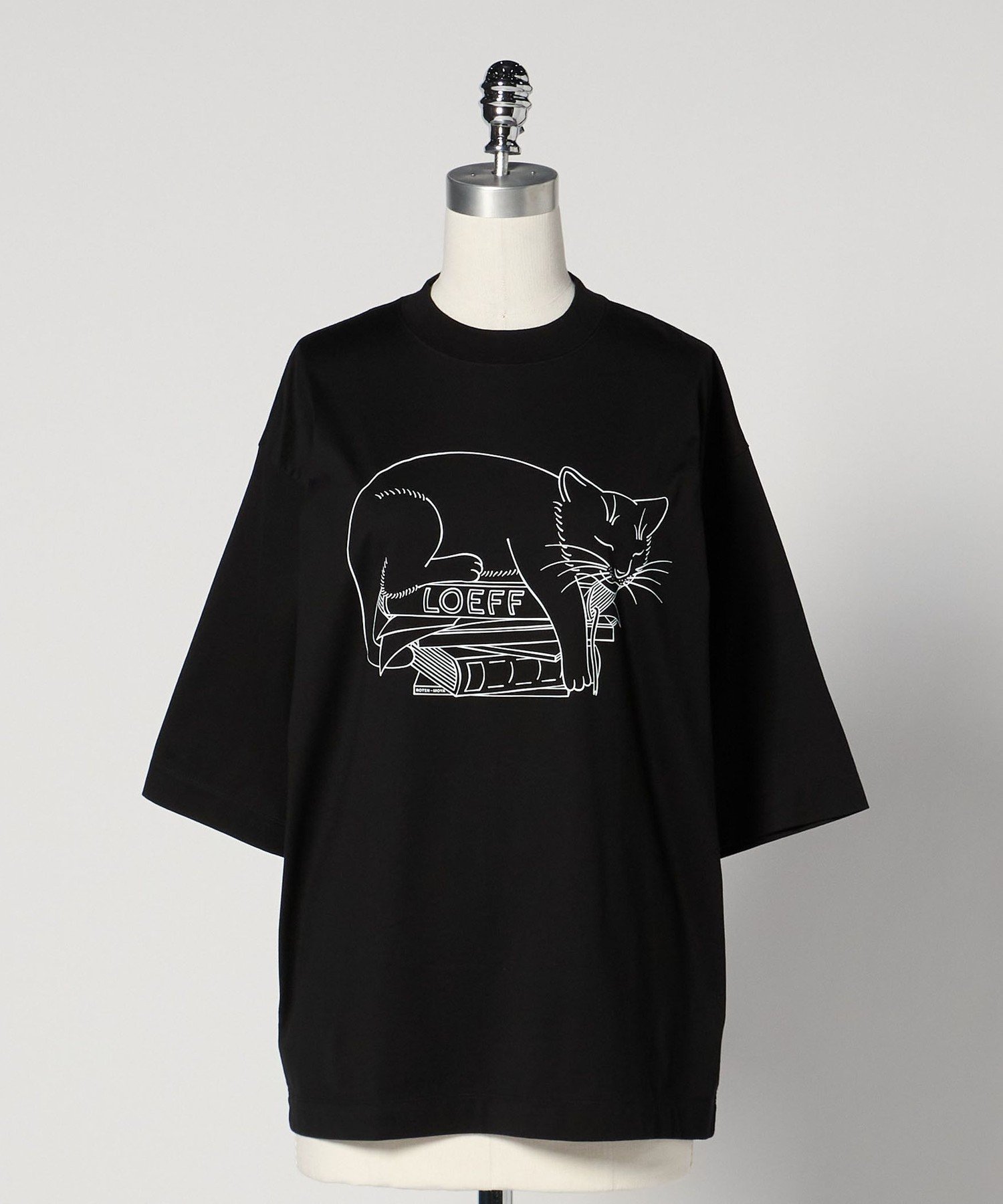 【ユナイテッドアローズ/UNITED ARROWS】のLOEFF スリーピング キャット Tシャツ UNISEX インテリア・キッズ・メンズ・レディースファッション・服の通販 founy(ファニー) 　ファッション　Fashion　レディースファッション　Fashion for Women　トップス・カットソー　Cut & Sew Tops　シャツ・ブラウス・オフィスカジュアル　Elegant Blouses & Button-Ups　ロングTシャツ・Tシャツ　Longline T-Shirts & Tees　グラフィック　Graphic, Graphic Design　ジャケット　Jacket, Outerwear　スウェット / スエット　Sweatshirt, Sweatwear　デニム　Denim, Jeans Material　ドレープ　Drape, Draping Fabric　ネコ　Cat, Feline Motif　ハーフ　Half, Half-Length　プリント　Print, Printed Pattern　ベスト　Vest, Waistcoat　ユニセックス　Unisex, Genderless　エレガント 上品　Elegant　BLACK|ID: prp329100004824197 ipo3291000000035083209