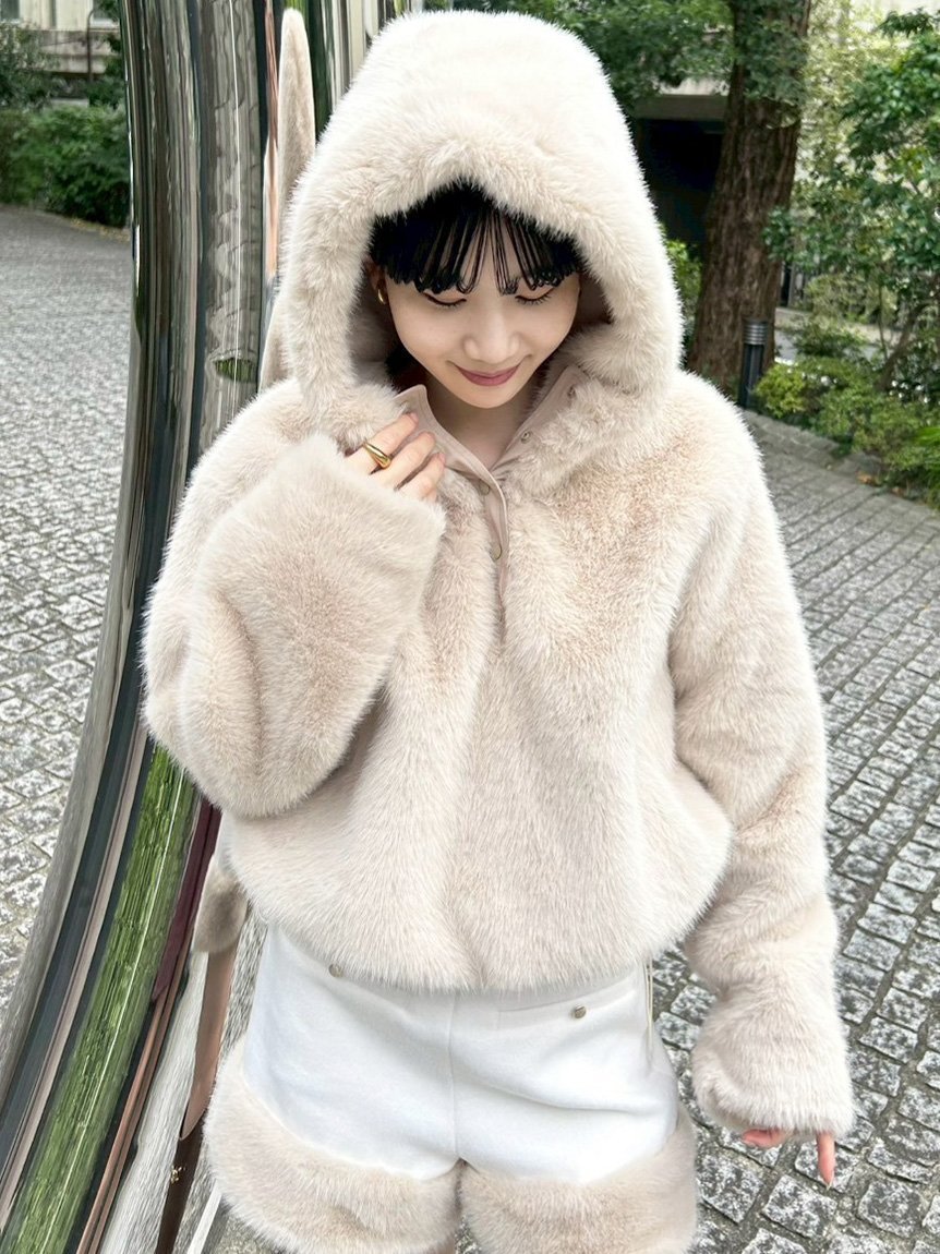 【リリーブラウン/Lily Brown】のスノーマンプルオーバートップス インテリア・キッズ・メンズ・レディースファッション・服の通販 founy(ファニー) 　ファッション　Fashion　レディースファッション　Fashion for Women　トップス・カットソー　Cut & Sew Tops　カジュアルプルオーバー・ニットトップス　Pullovers & Knit Tops / Casual Pullovers　ウォーム　Warm Fabric　スマート　Smart, Elegant　バランス　Balance, Style Balance　フェイクファー　Faux Fur, Imitation Fur　リュクス　Luxury, Elegant, High-End, Chic　BEG[037]|ID: prp329100004824201 ipo3291000000035083263