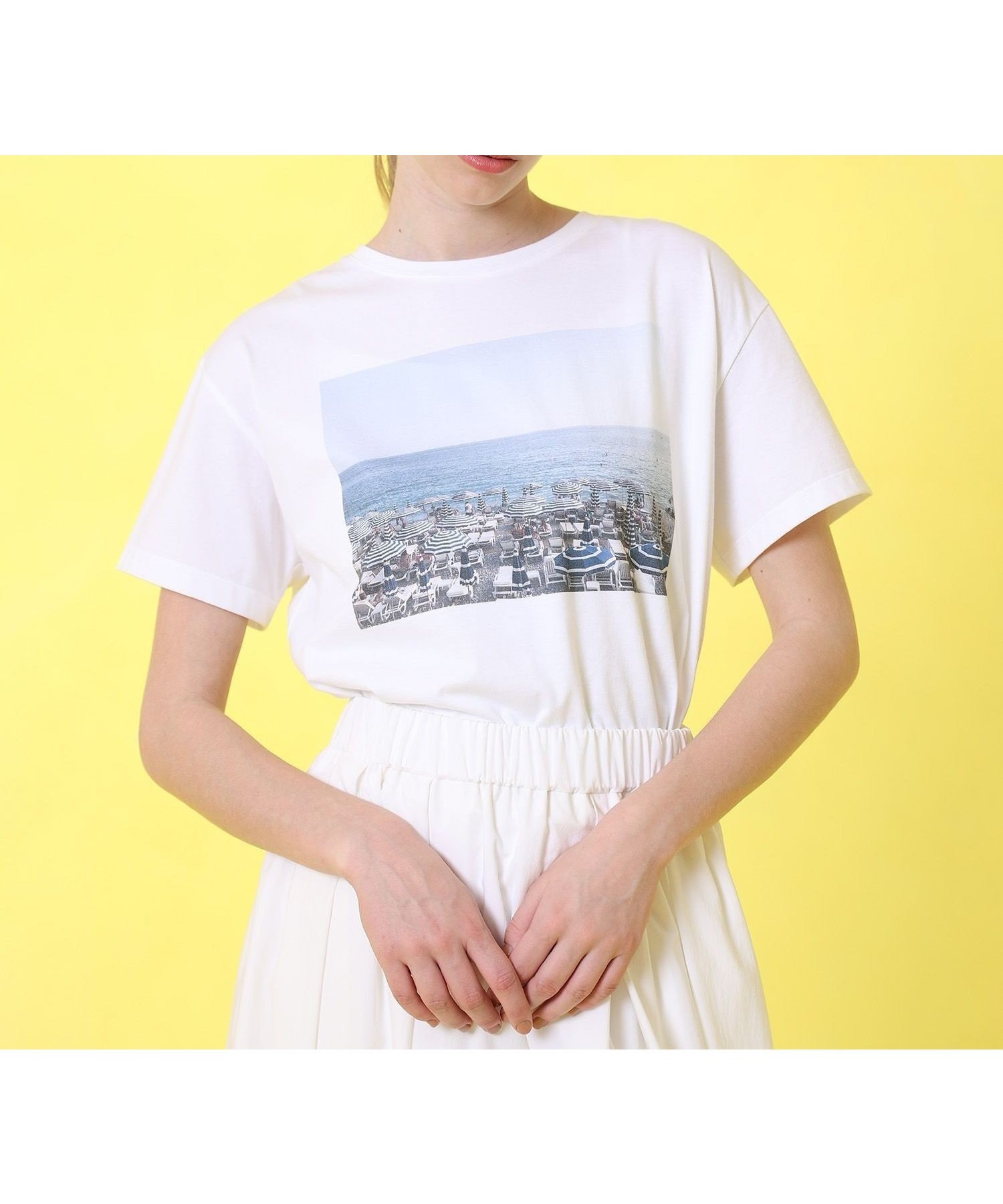 【アナイ/ANAYI】のコットン天竺プリントTシャツ インテリア・キッズ・メンズ・レディースファッション・服の通販 founy(ファニー) 　ファッション　Fashion　レディースファッション　Fashion for Women　トップス・カットソー　Cut & Sew Tops　シャツ・ブラウス・オフィスカジュアル　Elegant Blouses & Button-Ups　ロングTシャツ・Tシャツ　Longline T-Shirts & Tees　イエロー　Yellow　イタリア　Italy　コレクション　Collection, Seasonal Line　スマート　Smart, Elegant　ドロップ　Drop Shoulder, Dropped Style　なめらか　Smooth, Silky Texture　フォルム　Silhouette, Form　プリント　Print, Printed Pattern　ボックス　Boxy, Box Shape　ボーダー　Border, Stripe　モノトーン　Monotone, Black and White　リュクス　Luxury, Elegant, High-End, Chic　リラックス　Relax, Relaxed Fit　S/S・春夏　SS, Spring/Summer, Warm Season　再入荷　Restock / Back in Stock　夏　Summer　エレガント 上品　Elegant　white|ID: prp329100004824210 ipo3291000000035083349