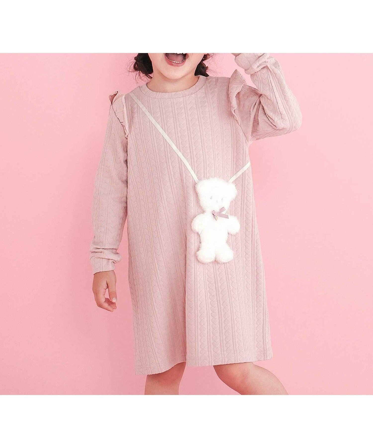 【ベベ オンライン ストア/BEBE ONLINE STORE / KIDS】の【お揃い】アニマルクマふわふわポシェット風ワンピース(80~130cm) インテリア・キッズ・メンズ・レディースファッション・服の通販 founy(ファニー) 　ファッション　Fashion　キッズファッション　Fashion for Kids　ワンピース　Dresses　秋　Autumn　カラフル　Colorful Design　コレクション　Collection, Seasonal Line　チェック　Check, Plaid, Tartan　チャーム　Charm, Pendant　長袖　Long Sleeve, Full Sleeve　パッチ　Patch, Appliqué　フリル　Frill, Ruffle　フレンチ　French, French Style　ポシェット　Pochette, Mini Bag　防寒　Cold Protection, Winter-Ready　ミックス　Mix, Mixed Style　モチーフ　Motif, Design Theme　リボン　Ribbon, Bow　レギンス　Leggings, Stretch Pants　A/W・秋冬　Autumn/Winter　おすすめ　Recommended / Our Picks　エレガント 上品　Elegant　2025年　2025　2025-2026秋冬・A/W　Autumn/Winter 2025–26 AW25–26　ピンク|ID: prp329100004824264 ipo3291000000035084541