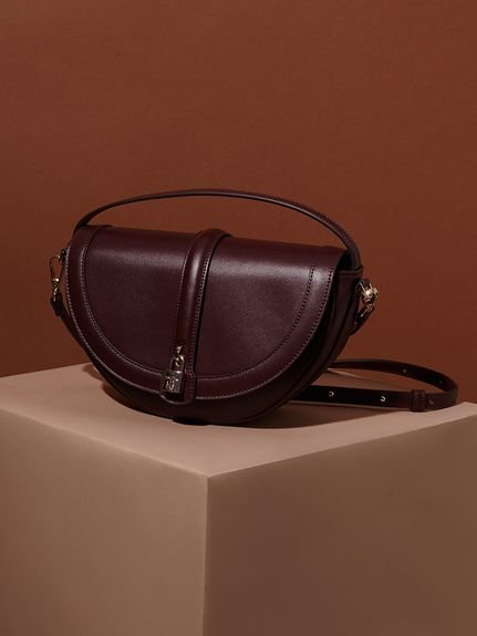 【スナイデル/SNIDEL】のハーフムーンバッグ インテリア・キッズ・メンズ・レディースファッション・服の通販 founy(ファニー) 　ファッション　Fashion　レディースファッション　Fashion for Women　バッグ　Bags　スマート　Smart, Elegant　チャーム　Charm, Pendant　フェイクレザー　Faux Leather, PU Leather　フォルム　Silhouette, Form　フラップ　Flap, Flap Pocket　マグネット　Magnet, Magnetic Closure　エレガント 上品　Elegant　今季　This Season, Current Season　楽ちん　Easy Fit, Comfortable　財布　Wallet, Purse　軽量　Lightweight, Ultra Light　DBRW[059]|ID: prp329100004824288 ipo3291000000035084985