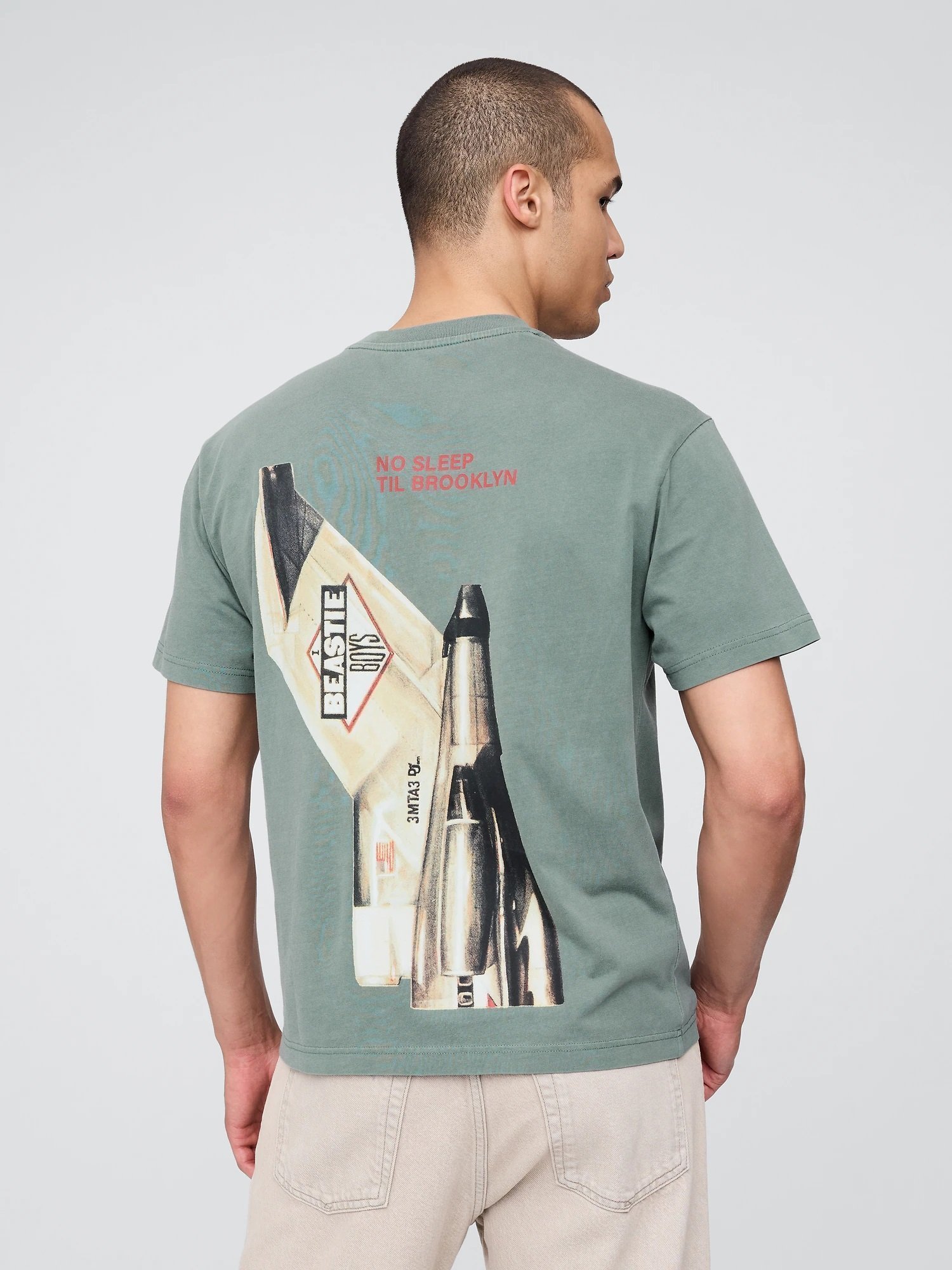 【ギャップ/GAP】のビースティ・ボーイズ リラックス グラフィックTシャツ/ BEASTIE BOYS 人気、トレンドファッション・服の通販 founy(ファニー) 　ファッション　Fashion　レディースファッション　Fashion for Women　トップス・カットソー　Cut & Sew Tops　シャツ・ブラウス・オフィスカジュアル　Elegant Blouses & Button-Ups　ロングTシャツ・Tシャツ　Longline T-Shirts & Tees　おすすめ　Recommended / Our Picks　キャラクター　Character, Licensed Characters　グラフィック　Graphic, Graphic Design　ストレート　Straight, Straight Cut　フィット　Fit, Slim Fit　フロント　Front, Front Design　リラックス　Relax, Relaxed Fit　半袖　Short Sleeve, Half Sleeve　 other-1|ID: prp329100004824309 ipo3291000000035085208