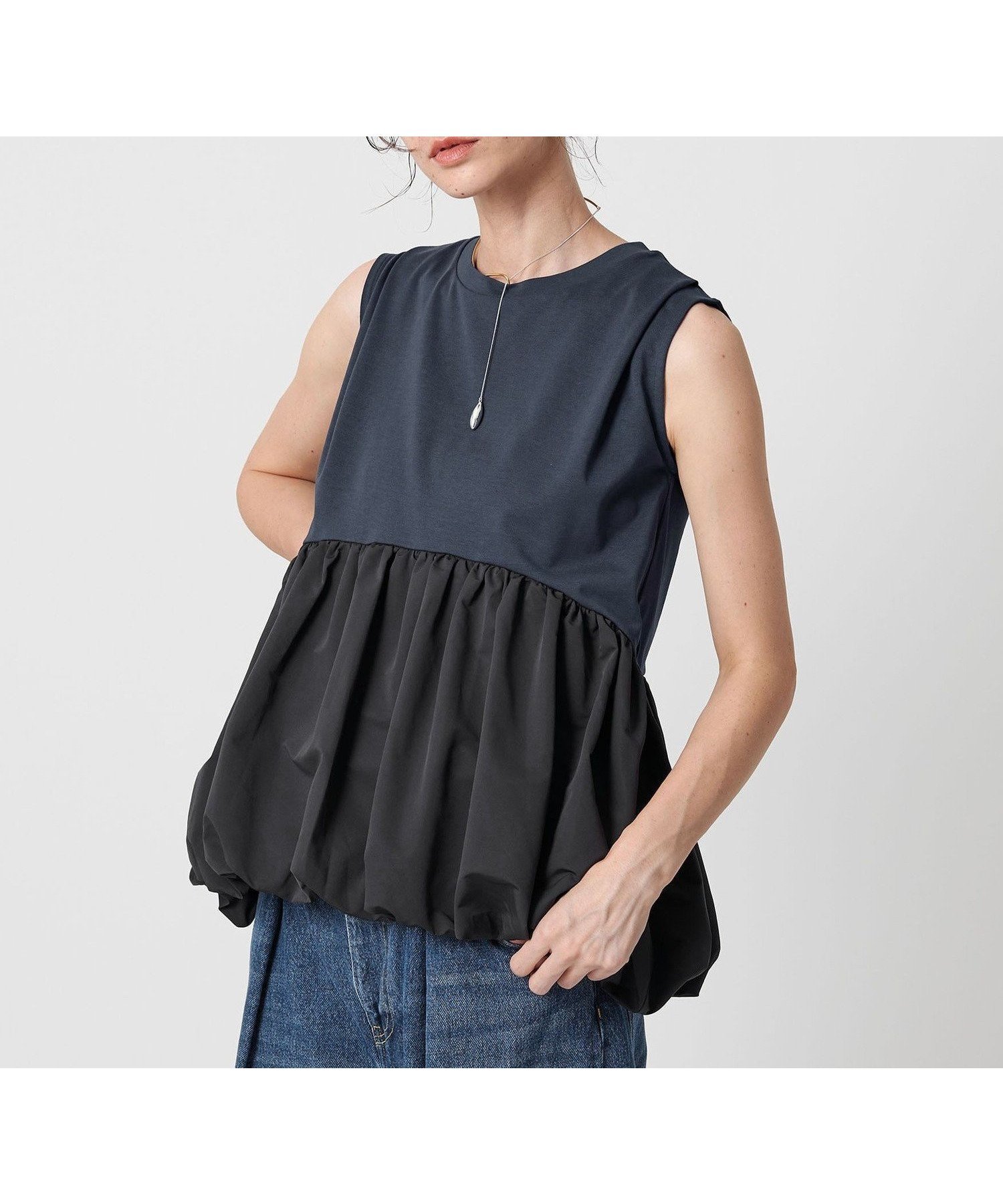 【ビューティ&ユース ユナイテッドアローズ/BEAUTY&YOUTH / UNITED ARROWS】の【WEB限定】ペプラムバルーン ノースリーブプルオーバー -ウォッシャブル- 人気、トレンドファッション・服の通販 founy(ファニー) 　ファッション　Fashion　レディースファッション　Fashion for Women　トップス・カットソー　Cut & Sew Tops　キャミソール&ノースリーブ　Camisoles & Sleeveless Tops　カジュアルプルオーバー・ニットトップス　Pullovers & Knit Tops / Casual Pullovers　ウォッシャブル　Machine Washable　カットソー　Cut and Sewn Top　シンプル　Simple, Minimal　スラックス　Slacks, Dress Pants　タイトスカート　Pencil Skirt, Tight Skirt　タフタ　Taffeta, Structured Fabric　デニム　Denim, Jeans Material　定番　Standard, Basic Item　ノースリーブ　Sleeveless, No-Sleeve　バルーン　Balloon, Balloon Silhouette　フェミニン　Feminine, Girly　フォルム　Silhouette, Form　ペプラム　Peplum, Flared Hem　ボトム　Bottoms, Lower Wear　ミックス　Mix, Mixed Style　ビジネス 仕事 通勤　Business / Work / Commuting　 other-1|ID: prp329100004824320 ipo3291000000035085390