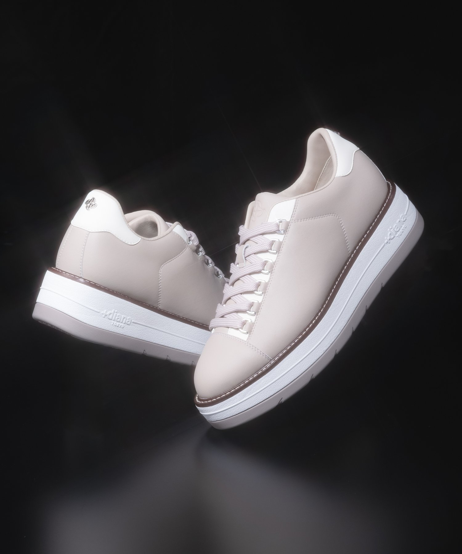 【プラスダイアナ/plus diana】の【Premiumline】 レースアップスニーカー インテリア・キッズ・メンズ・レディースファッション・服の通販 founy(ファニー) 　ファッション　Fashion　レディースファッション　Fashion for Women　クッション　Cushion, Throw Pillow　クラシカル　Classical, Vintage-Inspired　軽量　Lightweight, Ultra Light　シューズ　Shoes, Footwear　スニーカー　Sneakers, Trainers　スマート　Smart, Elegant　プレミアム　Premium, High-End　マニッシュ　Mannish, Boyish　モチーフ　Motif, Design Theme　再入荷　Restock / Back in Stock　日本製　Made In Japan　エレガント 上品　Elegant　新作・新入荷　New Arrivals / New In　ダークベージュ人工スムース|ID: prp329100004824432 ipo3291000000035086552