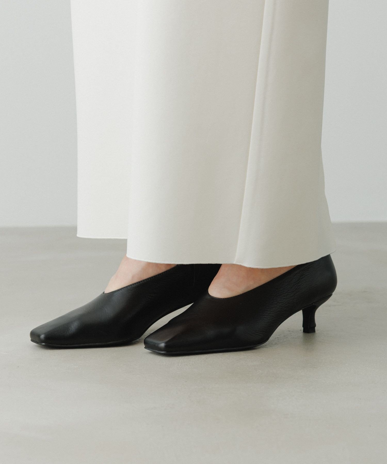 【アダム エ ロペ/ADAM ET ROPE'】の【EMOELLE】スクエアレザーパンプス 人気、トレンドファッション・服の通販 founy(ファニー) 　ファッション　Fashion　レディースファッション　Fashion for Women　カッティング　Cutting Detail　シューズ　Shoes, Footwear　トレンド　Trend, Trending Now　フォルム　Silhouette, Form　ライニング　Inner Lining, Inner Fabric, Lined　リアル　Real, Realistic　A/W・秋冬　Autumn/Winter　おすすめ　Recommended / Our Picks　エレガント 上品　Elegant　2026年　2026　 other-1|ID: prp329100004824436 ipo3291000000035086607