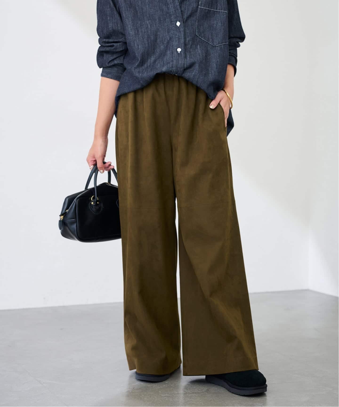 【フレームワーク/FRAMeWORK】のフェイクスエードワイドパンツ インテリア・キッズ・メンズ・レディースファッション・服の通販 founy(ファニー) 　ファッション　Fashion　レディースファッション　Fashion for Women　パンツ　Pants & Trousers　おすすめ　Recommended / Our Picks　コンパクト　Compact, Small Size　リアル　Real, Realistic　リラックス　Relax, Relaxed Fit　ワイド　Wide, Wide Fit　ブラウン|ID: prp329100004824504 ipo3291000000035087189