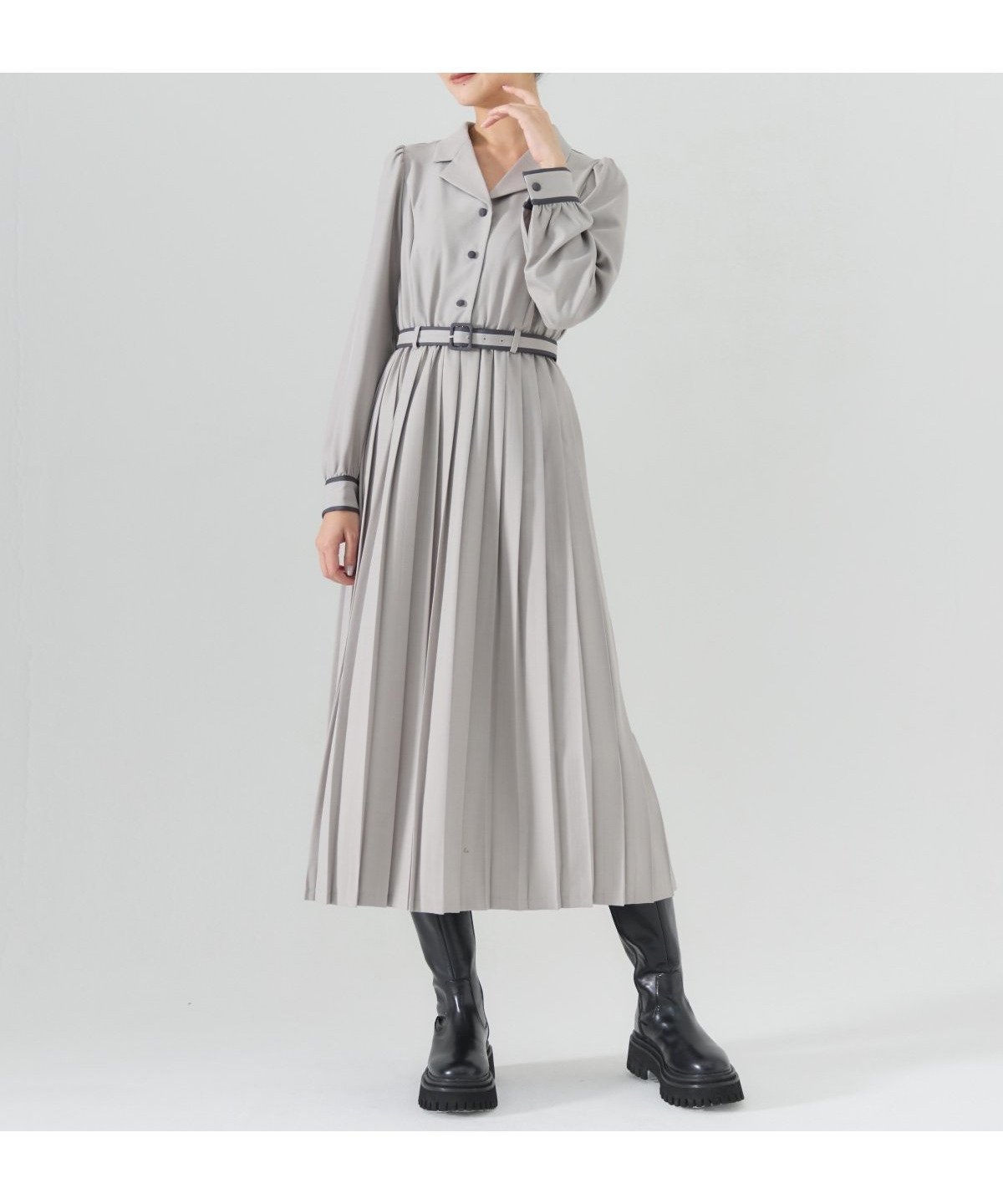 【レディアゼル/REDYAZEL】のバイカラープリーツシャツワンピース インテリア・キッズ・メンズ・レディースファッション・服の通販 founy(ファニー) 　ファッション　Fashion　レディースファッション　Fashion for Women　ワンピース　Dresses　シャツワンピース / 1枚で着映えコーデ　Shirt Dresses　おすすめ　Recommended / Our Picks　カフス　Cuff Design　ソックス　Socks, Hosiery　エレガント 上品　Elegant　定番　Standard, Basic Item　春　Spring　グレー|ID: prp329100004824583 ipo3291000000035088260