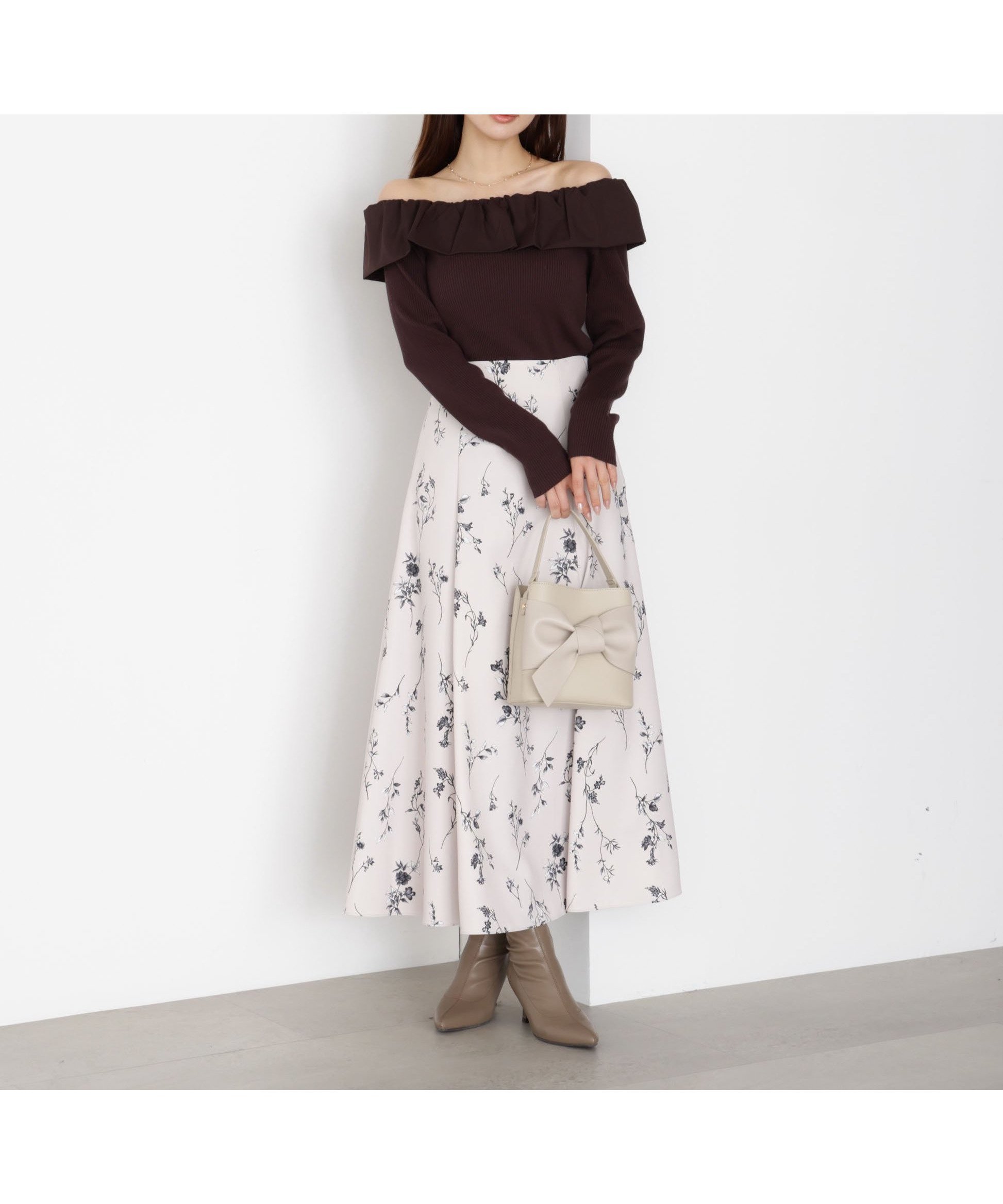 【プロポーション ボディドレッシング/PROPORTION BODY DRESSING】のAutumn Flower スカート 25AW インテリア・キッズ・メンズ・レディースファッション・服の通販 founy(ファニー) 　ファッション　Fashion　レディースファッション　Fashion for Women　スカート　Skirts　2025年　2025　2025-2026秋冬・A/W　Autumn/Winter 2025–26 AW25–26　フィット　Fit, Slim Fit　フェミニン　Feminine, Girly　フレア　Flare, Flared　プリント　Print, Printed Pattern　ベーシック　Basic, Essential　ベージュ×ブラック|ID: prp329100004824593 ipo3291000000035088366