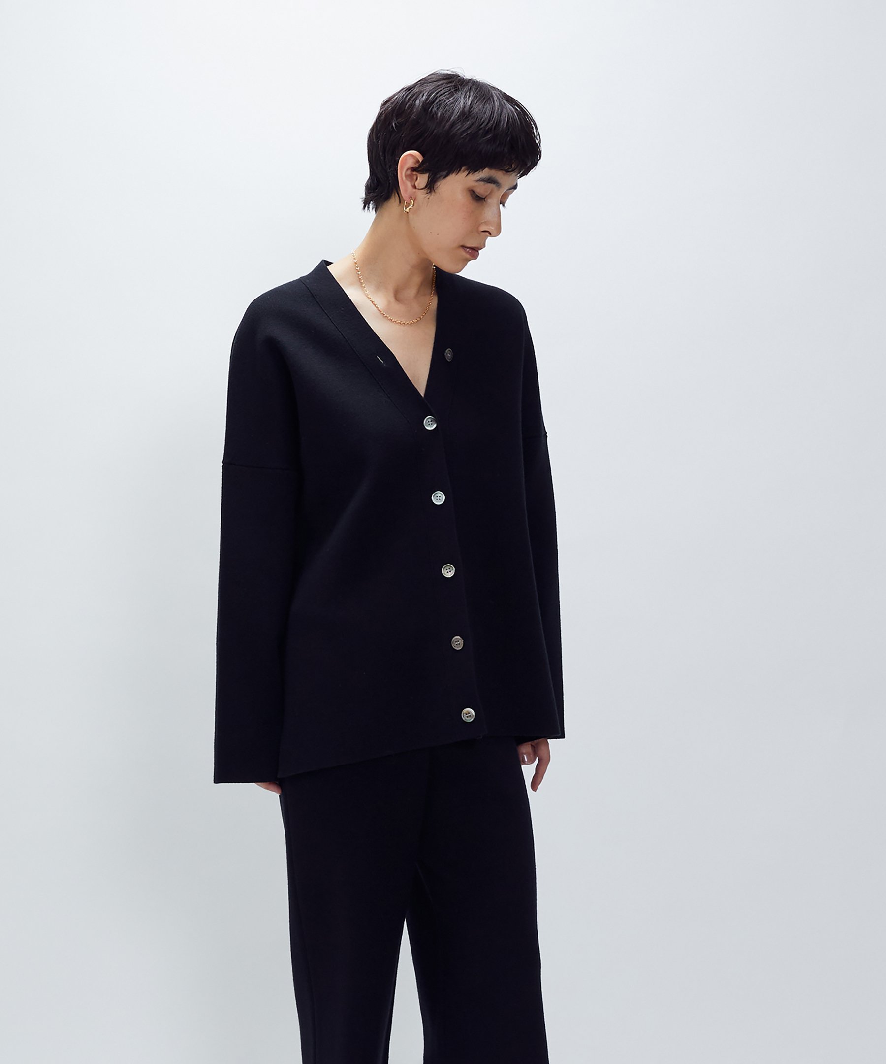 【プルミエ アロンディスモン/1er Arrondissement / MEN】のウールコットンスムースニットカーディガン インテリア・キッズ・メンズ・レディースファッション・服の通販 founy(ファニー) 　ファッション　Fashion　メンズファッション　Fashion for Men　おすすめ　Recommended / Our Picks　カーディガン　Cardigan, Knitwear　セットアップ　Set-Up, Coordinated Outfit　パーカー　Hoodie, Parka　フォルム　Silhouette, Form　エレガント 上品　Elegant　Black|ID: prp329100004824643 ipo3291000000035089245