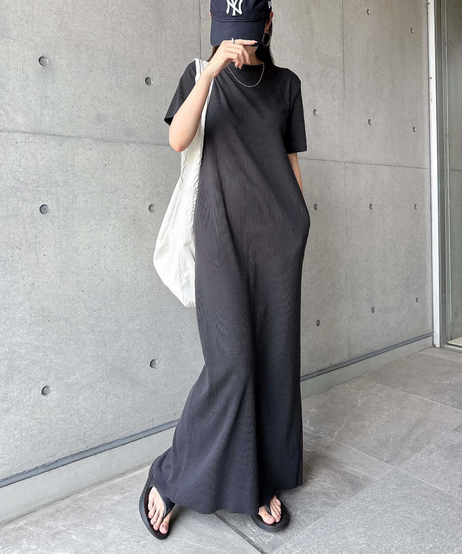 【アンドミー/andme】のセルフカット リブ クルーネック 半袖 ワンピース インテリア・キッズ・メンズ・レディースファッション・服の通販 founy(ファニー) 　ファッション　Fashion　レディースファッション　Fashion for Women　ワンピース　Dresses　人気　Popular, Best Seller　ポケット　Pocket, Pocket Detail　半袖　Short Sleeve, Half Sleeve　マキシ　Maxi, Full Length　おすすめ　Recommended / Our Picks　スミクロ|ID: prp329100004824670 ipo3291000000035089727