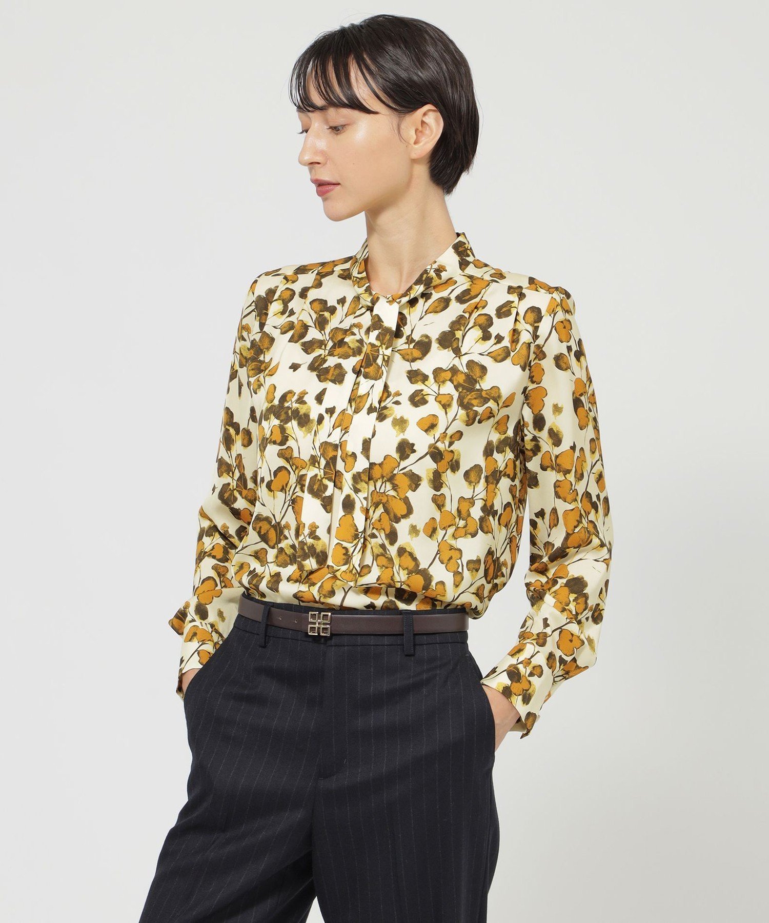 【ポール スチュアート/Paul Stuart】の【Nikkei magazine掲載】【ウォッシャブル】グラデーションフラワー ブラウス インテリア・キッズ・メンズ・レディースファッション・服の通販 founy(ファニー) 　ファッション　Fashion　レディースファッション　Fashion for Women　トップス・カットソー　Cut & Sew Tops　シャツ・ブラウス・オフィスカジュアル　Elegant Blouses & Button-Ups　インナー　Innerwear　ウォッシャブル　Machine Washable　グラデーション　Gradient, Ombre　シンプル　Simple, Minimal　ジャケット　Jacket, Outerwear　フラワー　Flower, Floral　フランス　France, French　プリント　Print, Printed Pattern　ラウンド　Round, Round Neck　エレガント 上品　Elegant　雑誌　Magazine, Fashion Magazine　イエロー|ID: prp329100004824691 ipo3291000000035090203