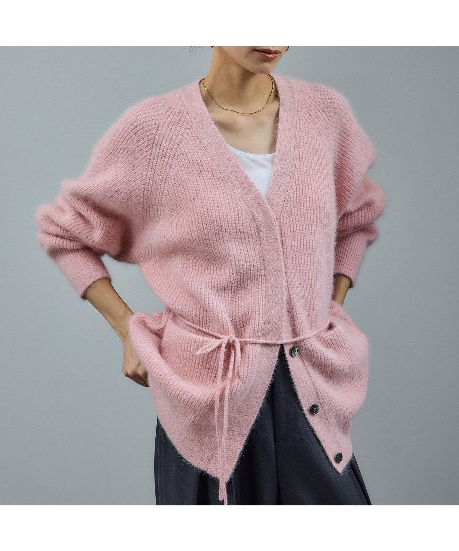 【サロン アダム エ ロペ/SALON adam et rope'】の【WEB限定】フォックスウールVネックニットカーディガン インテリア・キッズ・メンズ・レディースファッション・服の通販 founy(ファニー) 　ファッション　Fashion　レディースファッション　Fashion for Women　トップス・カットソー　Cut & Sew Tops　ニット　Knit Tops & Sweaters　カーディガン・羽織り　Layered Style Cardigans　Vネックトップス　V-Neck Tops / V-Cut Neckline Shirts　カシュクール　Wrap Design　カーディガン　Cardigan, Knitwear　デニム　Denim, Jeans Material　フェイス　Face, Facial Design　フォックス　Fox, Fox Fur　フロント　Front, Front Design　ポケット　Pocket, Pocket Detail　ミリタリー　Military, Army Style　ラグジュアリー　Luxury, Elegant　A/W・秋冬　Autumn/Winter　エレガント 上品　Elegant　ピンク(63)|ID: prp329100004824699 ipo3291000000035112992