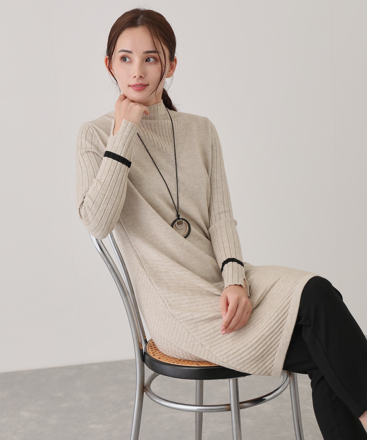 【ジャイロ/JAYRO】の袖口ワンポイントニットワンピ-ス インテリア・キッズ・メンズ・レディースファッション・服の通販 founy(ファニー) 　ファッション　Fashion　レディースファッション　Fashion for Women　ワンピース　Dresses　ニットワンピース　Knit Dresses　おすすめ　Recommended / Our Picks　アシンメトリー　Asymmetrical Style　ジャケット　Jacket, Outerwear　チュニック　Tunic, Long Top　ブルゾン　Blouson, Bomber Jacket　ボトム　Bottoms, Lower Wear　ポケット　Pocket, Pocket Detail　冬　Winter / This Winter　A/W・秋冬　Autumn/Winter　ベージュ(27)|ID: prp329100004824702 ipo3291000000035090449