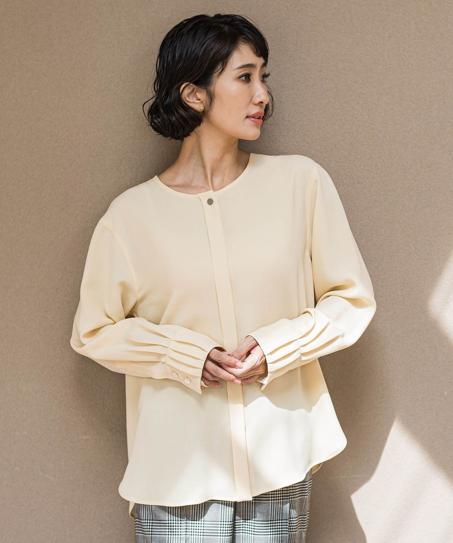 【ラ エフ/Laf…】のメランジツイルノーカラーブラウス インテリア・キッズ・メンズ・レディースファッション・服の通販 founy(ファニー) 　ファッション　Fashion　レディースファッション　Fashion for Women　トップス・カットソー　Cut & Sew Tops　シャツ・ブラウス・オフィスカジュアル　Elegant Blouses & Button-Ups　秋　Autumn　カーディガン　Cardigan, Knitwear　吸水　Absorbent, Quick-Dry　ジャケット　Jacket, Outerwear　ストレッチ　Stretch, Stretchy Fabric　定番　Standard, Basic Item　パウダー　Powder, Soft Tone　リラックス　Relax, Relaxed Fit　A/W・秋冬　Autumn/Winter　2025年　2025　2025-2026秋冬・A/W　Autumn/Winter 2025–26 AW25–26　イエロー|ID: prp329100004824717 ipo3291000000035090587