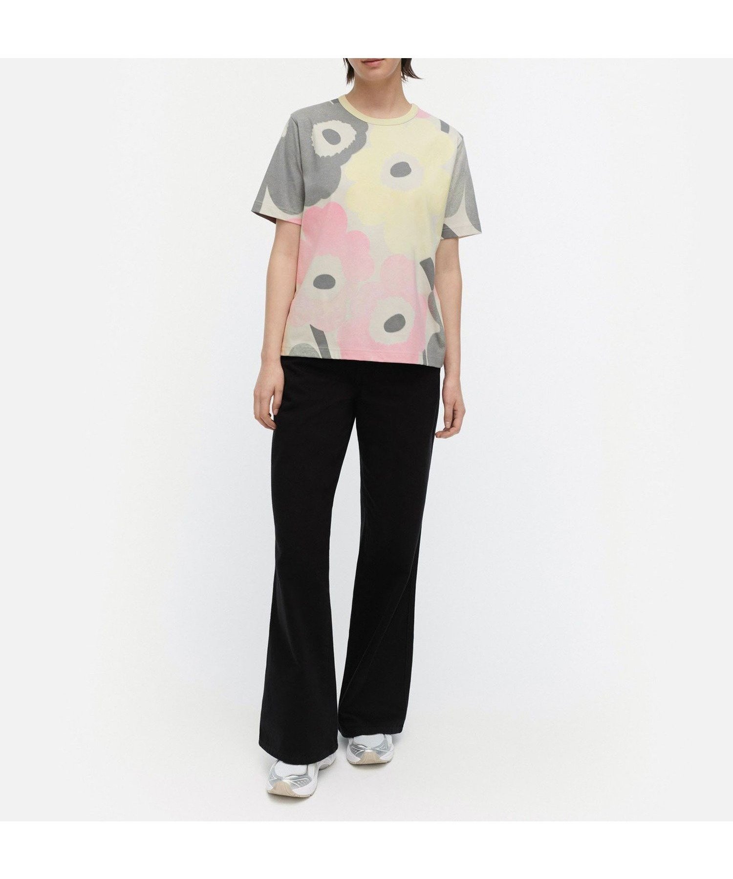 【マリメッコ/marimekko】の【アジア限定】Erna Unikko Tシャツ インテリア・キッズ・メンズ・レディースファッション・服の通販 founy(ファニー) 　ファッション　Fashion　レディースファッション　Fashion for Women　トップス・カットソー　Cut & Sew Tops　シャツ・ブラウス・オフィスカジュアル　Elegant Blouses & Button-Ups　ロングTシャツ・Tシャツ　Longline T-Shirts & Tees　スマート　Smart, Elegant　フィット　Fit, Slim Fit　グレー×ピンク×ライトイエロー|ID: prp329100004824735 ipo3291000000035090748