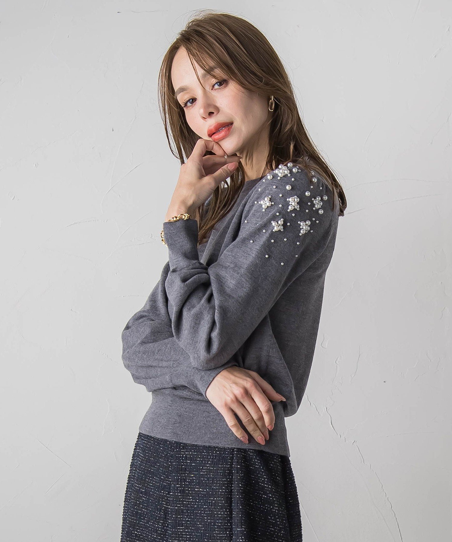 【ビアッジョブルー/Viaggio Blu】のショルダービジューニット インテリア・キッズ・メンズ・レディースファッション・服の通販 founy(ファニー) 　ファッション　Fashion　レディースファッション　Fashion for Women　トップス・カットソー　Cut & Sew Tops　ニット　Knit Tops & Sweaters　秋　Autumn　パール　Pearl, Pearl Accent　プレミアム　Premium, High-End　冬　Winter / This Winter　A/W・秋冬　Autumn/Winter　エレガント 上品　Elegant　2025年　2025　2025-2026秋冬・A/W　Autumn/Winter 2025–26 AW25–26　ライトグレー|ID: prp329100004824772 ipo3291000000035091222