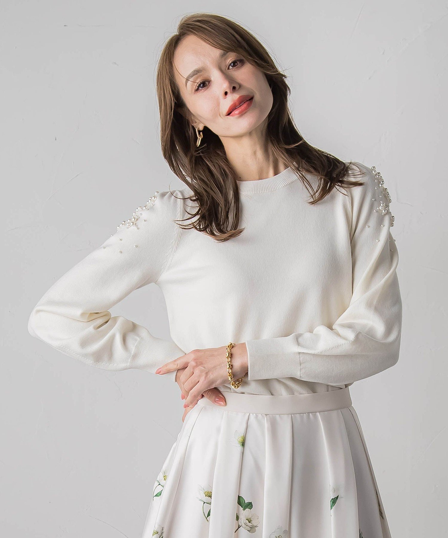 【ビアッジョブルー/Viaggio Blu】のショルダービジューニット インテリア・キッズ・メンズ・レディースファッション・服の通販 founy(ファニー) 　ファッション　Fashion　レディースファッション　Fashion for Women　トップス・カットソー　Cut & Sew Tops　ニット　Knit Tops & Sweaters　秋　Autumn　パール　Pearl, Pearl Accent　プレミアム　Premium, High-End　冬　Winter / This Winter　A/W・秋冬　Autumn/Winter　エレガント 上品　Elegant　2025年　2025　2025-2026秋冬・A/W　Autumn/Winter 2025–26 AW25–26　オフホワイト|ID: prp329100004824772 ipo3291000000035091223