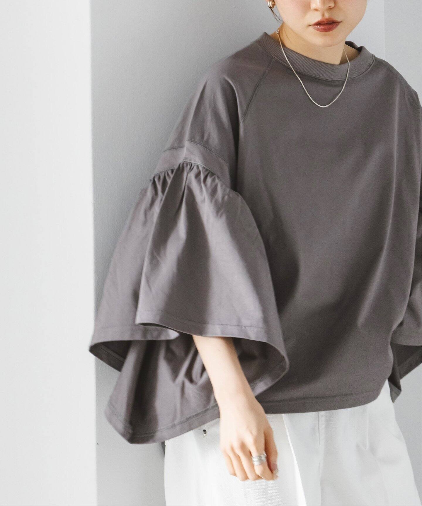 【ノーブル / スピック&スパン/NOBLE / Spick & Span】の《追加》COG THE BIGSMOKE/コグザビッグスモーク LAURA GATHERED SLV TOP インテリア・キッズ・メンズ・レディースファッション・服の通販 founy(ファニー) 　ファッション　Fashion　レディースファッション　Fashion for Women　ワンピース　Dresses　カットソー　Cut and Sewn Top　ギャザー　Gathered, Ruffled　スクエア　Square, Square Shape　パターン　Pattern, Design Print　フェミニン　Feminine, Girly　再入荷　Restock / Back in Stock　おすすめ　Recommended / Our Picks　エレガント 上品　Elegant　グレー|ID: prp329100004824813 ipo3291000000035091881