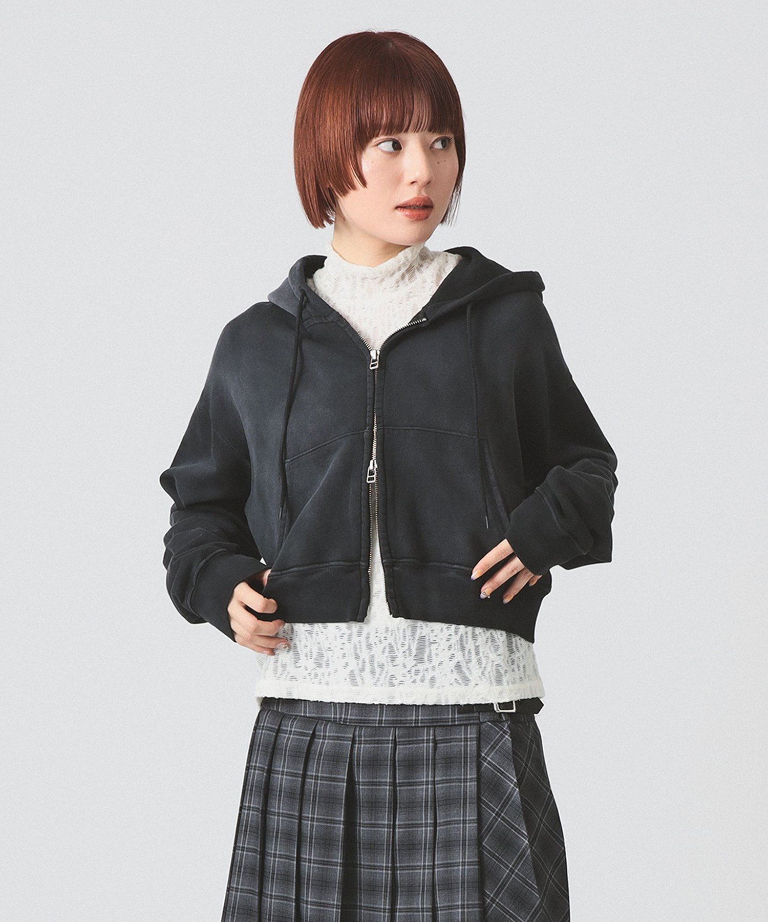 【ビームス ウイメン/BEAMS】のスウェット ジップ フーディー インテリア・キッズ・メンズ・レディースファッション・服の通販 founy(ファニー) 　ファッション　Fashion　レディースファッション　Fashion for Women　トップス・カットソー　Cut & Sew Tops　レディースパーカー・カジュアルフーディー　Casual Hoodies & Sweatshirts　スウェット・クルーネックトップス　Sweatshirts & Crewnecks / Relaxed Fit Sweat Tops　クロップド　Cropped, Short Length　コンパクト　Compact, Small Size　ショート　Short, Short Length　ジップ　Zip, Zipper　ジャケット　Jacket, Outerwear　スウェット / スエット　Sweatshirt, Sweatwear　スラックス　Slacks, Dress Pants　デニム　Denim, Jeans Material　バランス　Balance, Style Balance　フロント　Front, Front Design　おすすめ　Recommended / Our Picks　CHARCOAL|ID: prp329100004824847 ipo3291000000035092349